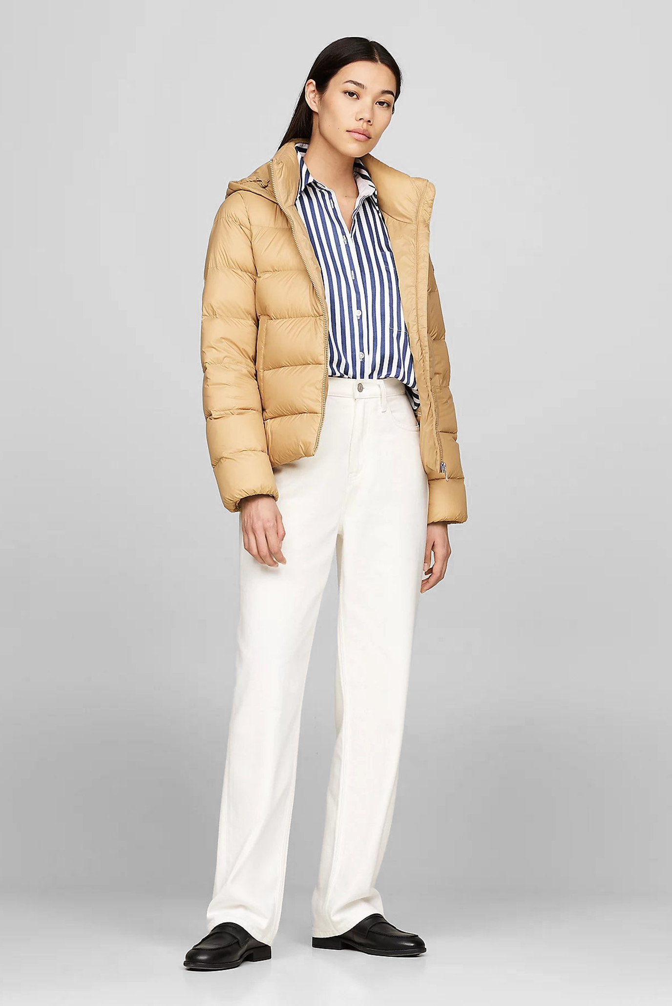 Женский бежевый пуховик 2