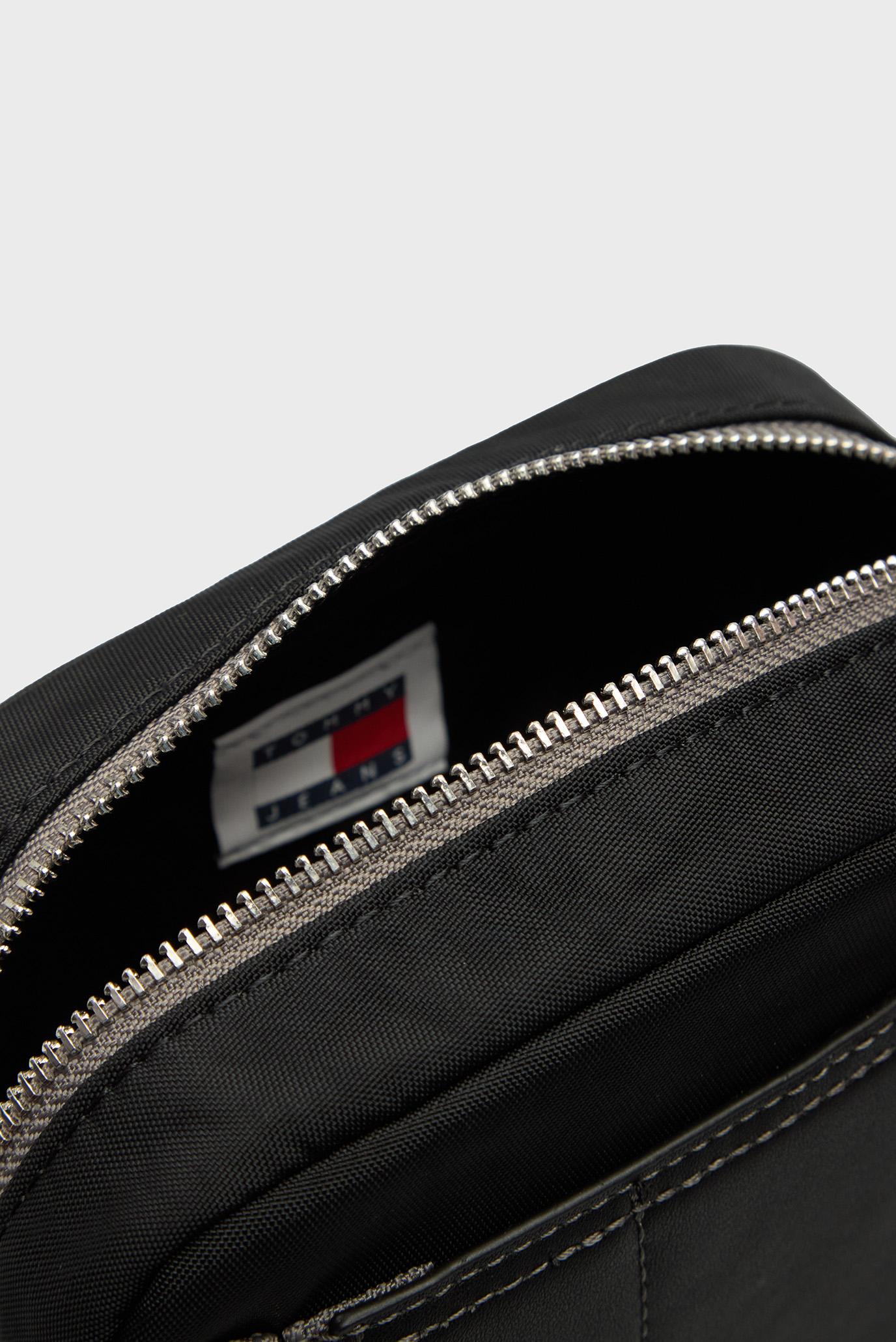 Мужская черная сумка TJM SURPLUS REPORTER 2