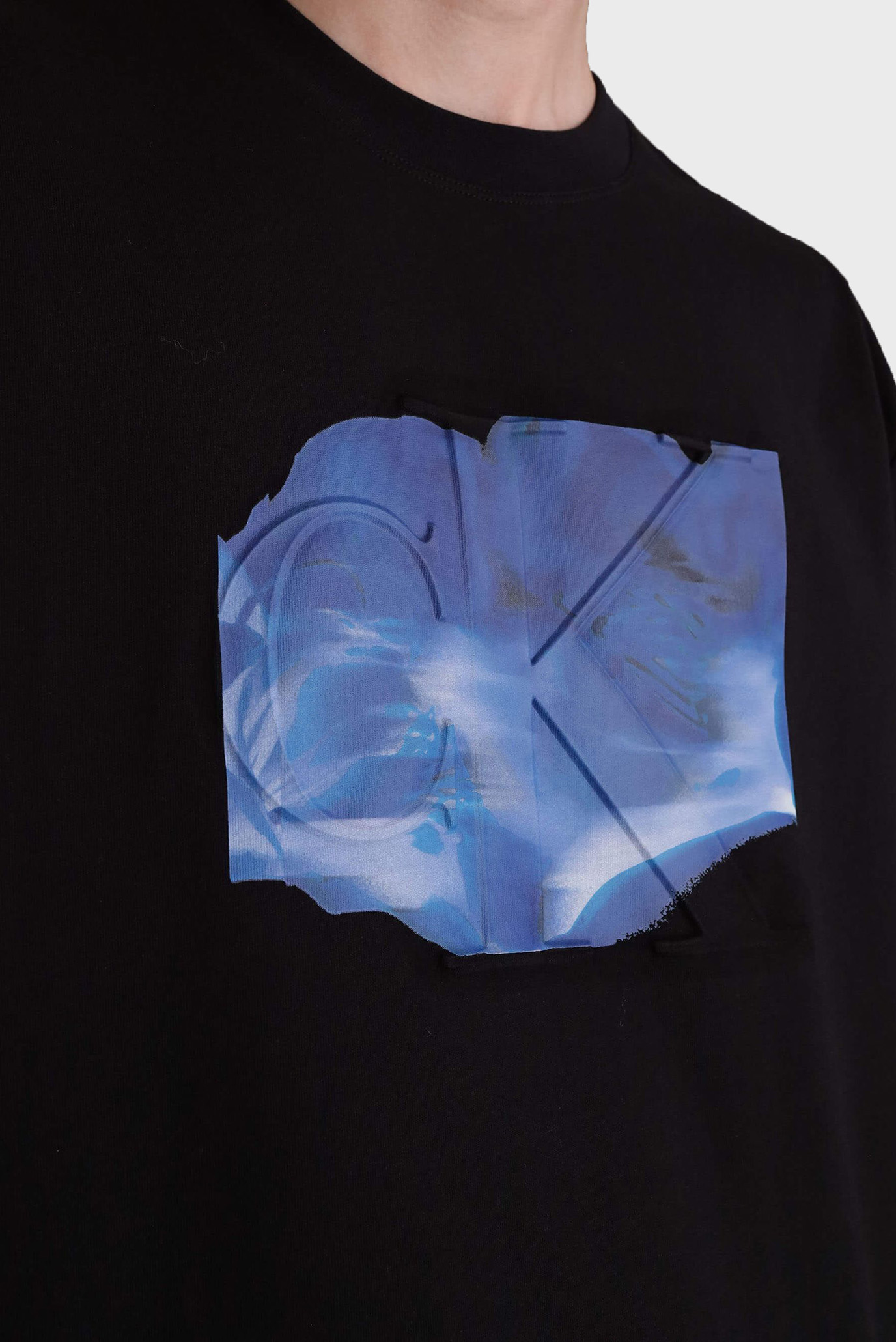 Мужская черная футболка EMBOSSED EUPHORIC FLORAL TEE 4