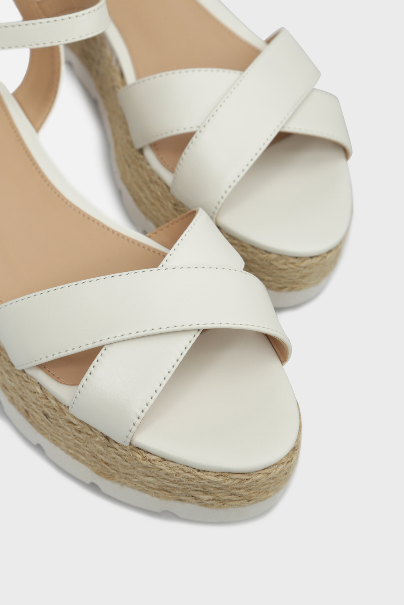 Женские белые кожаные сандалии 10