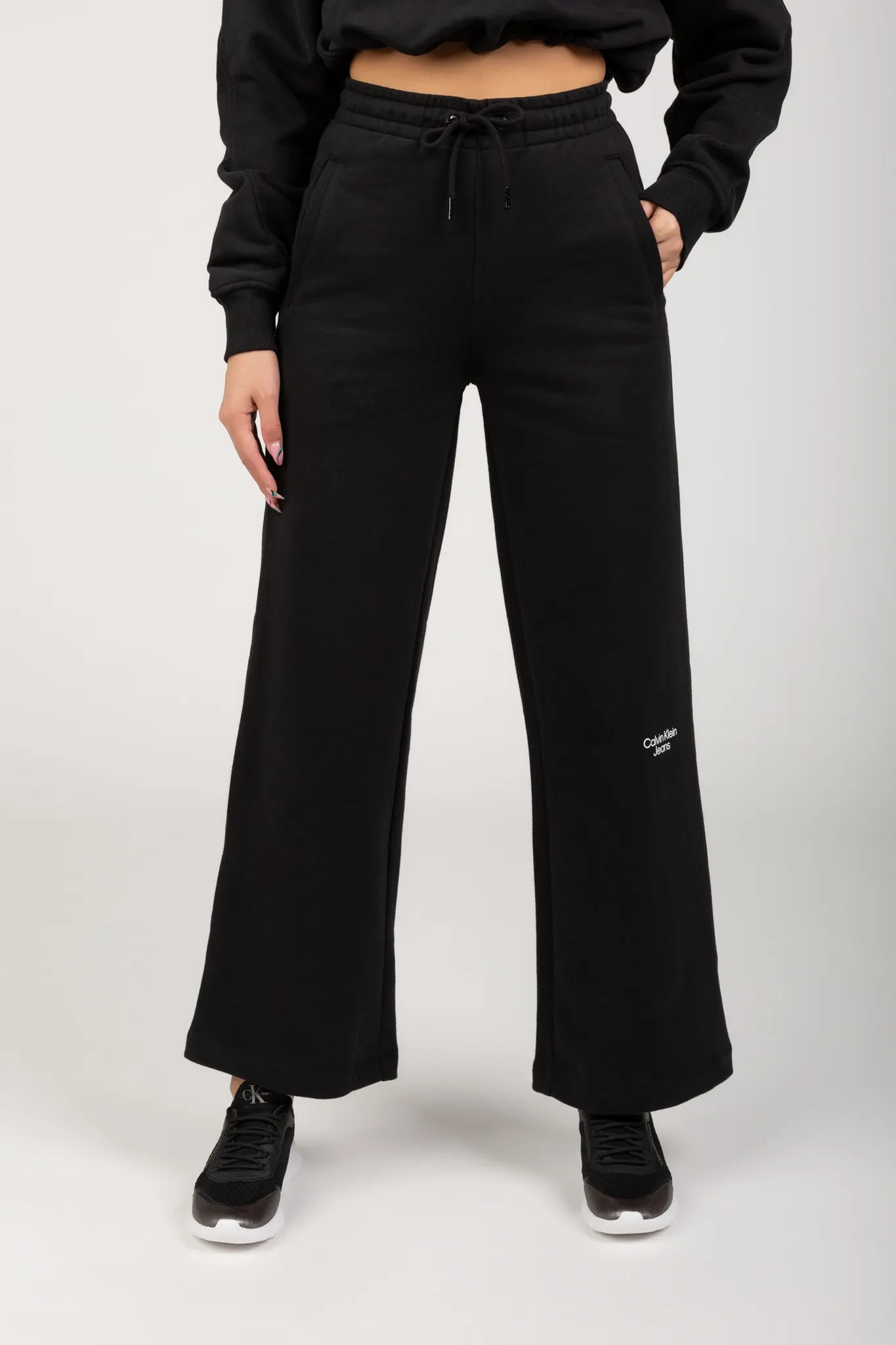 Женские черные спортивные брюки 9