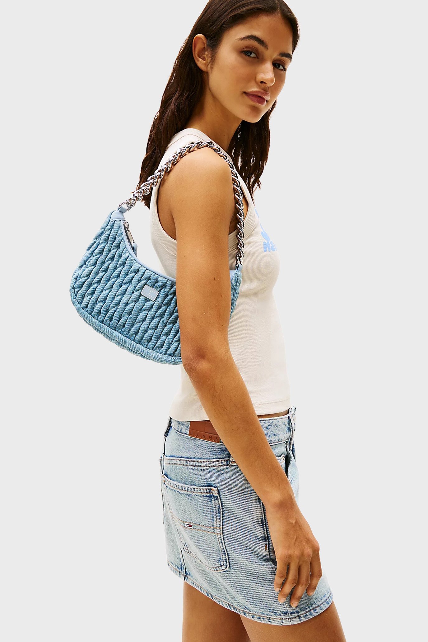 Женская голубая джинсовая сумка ICONIC SHOULDER DENIMTommy Jeans Женская голубая джинсовая сумка ICONIC SHOULDER DENIM 2