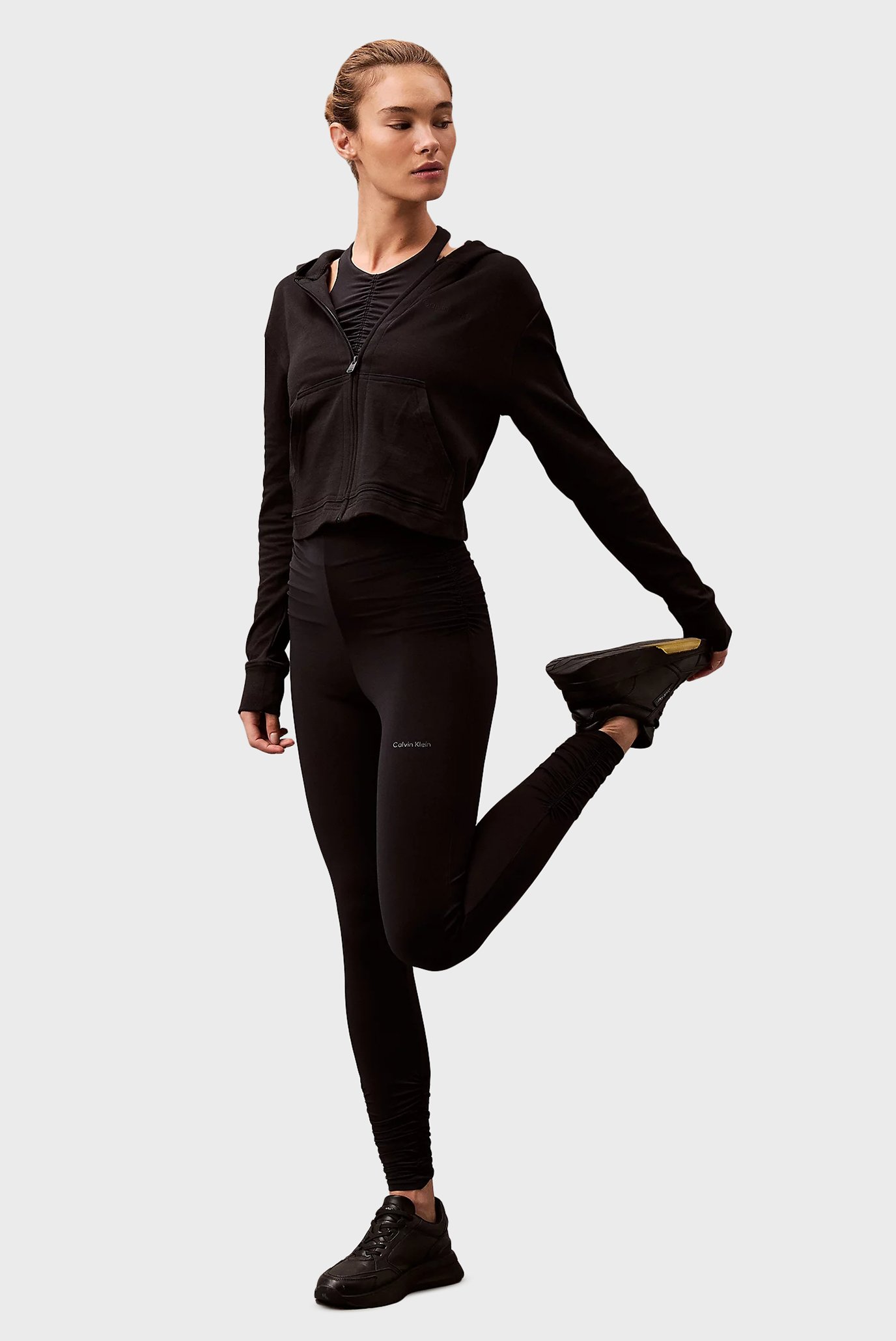 Женское черное худи 2