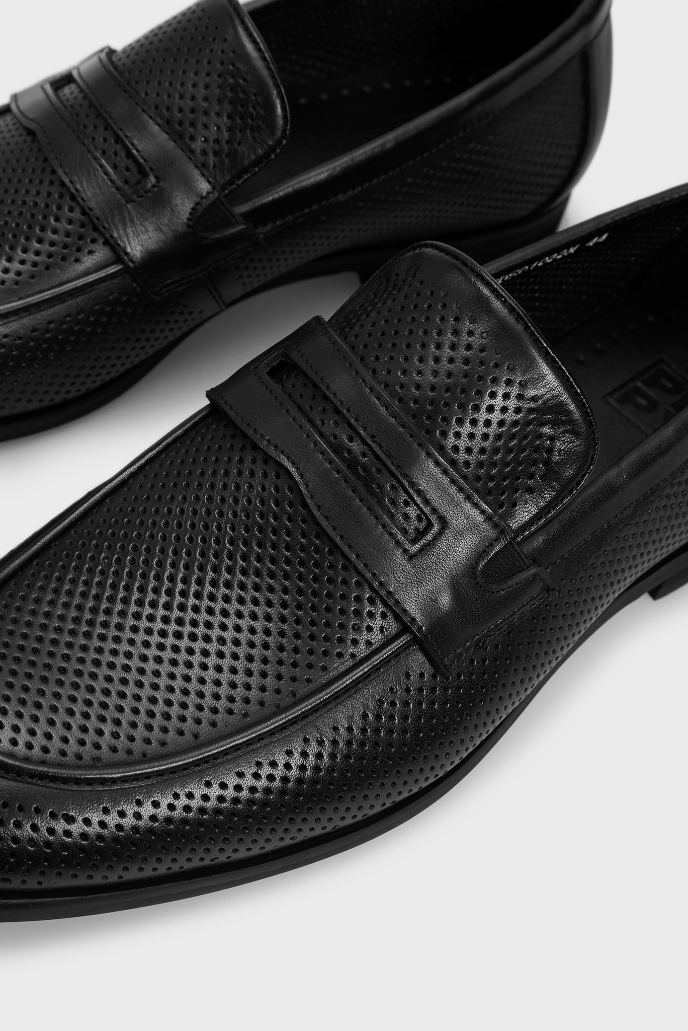 Мужские черные кожаные лоферы Basilio 5