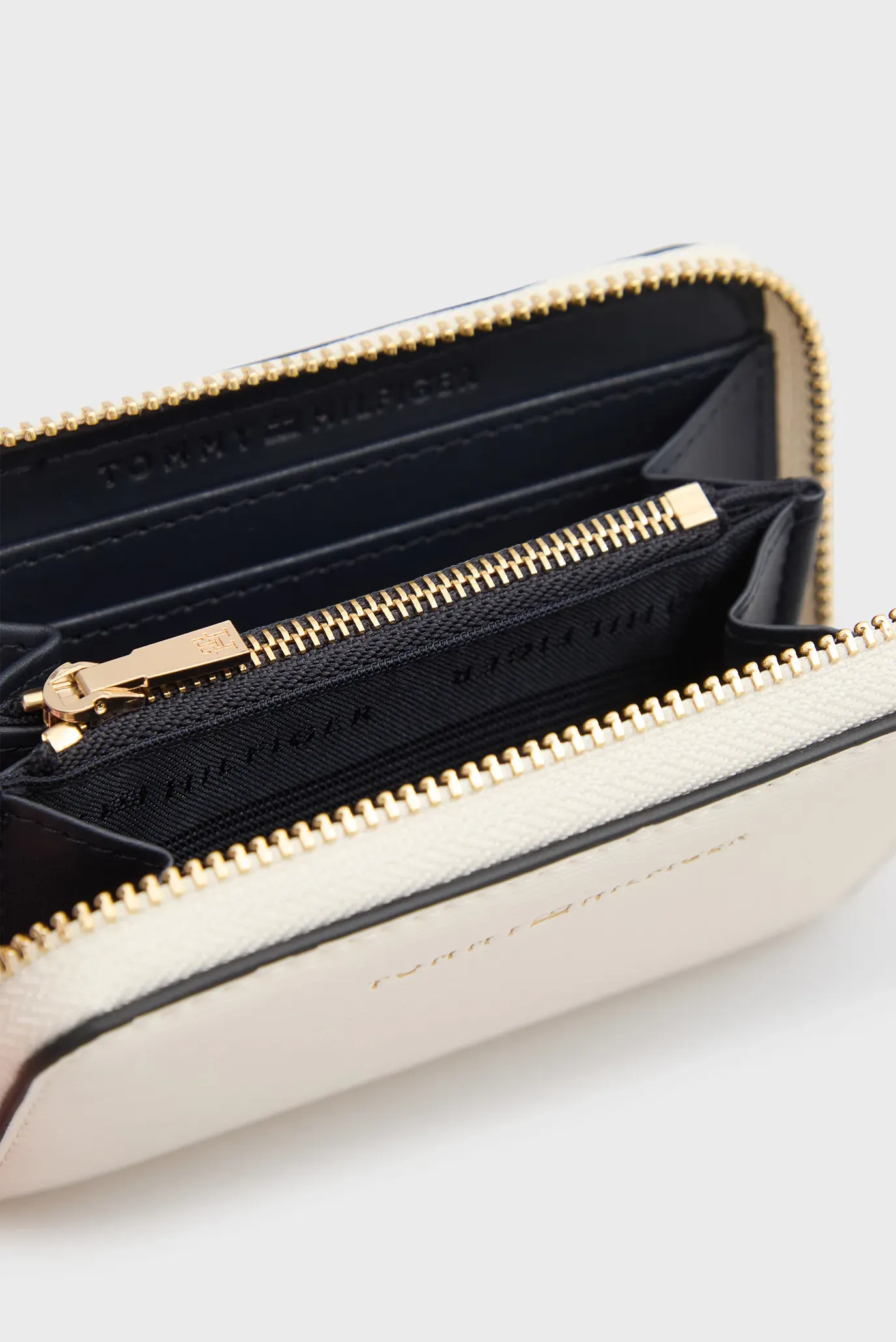 Кошелек TH MODERN COMPACT ZA 2