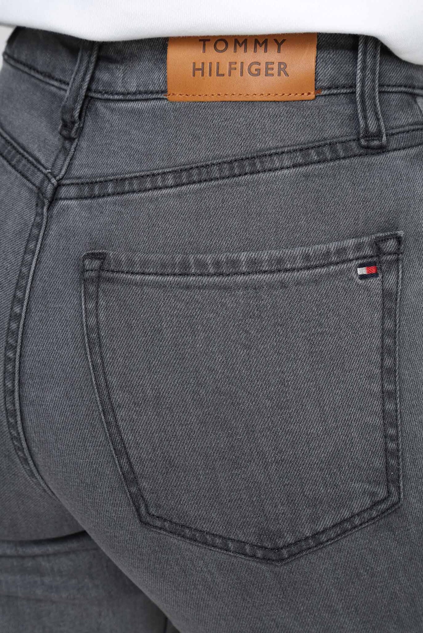 Женские серые джинсы GRAMERCY TAPERED 5