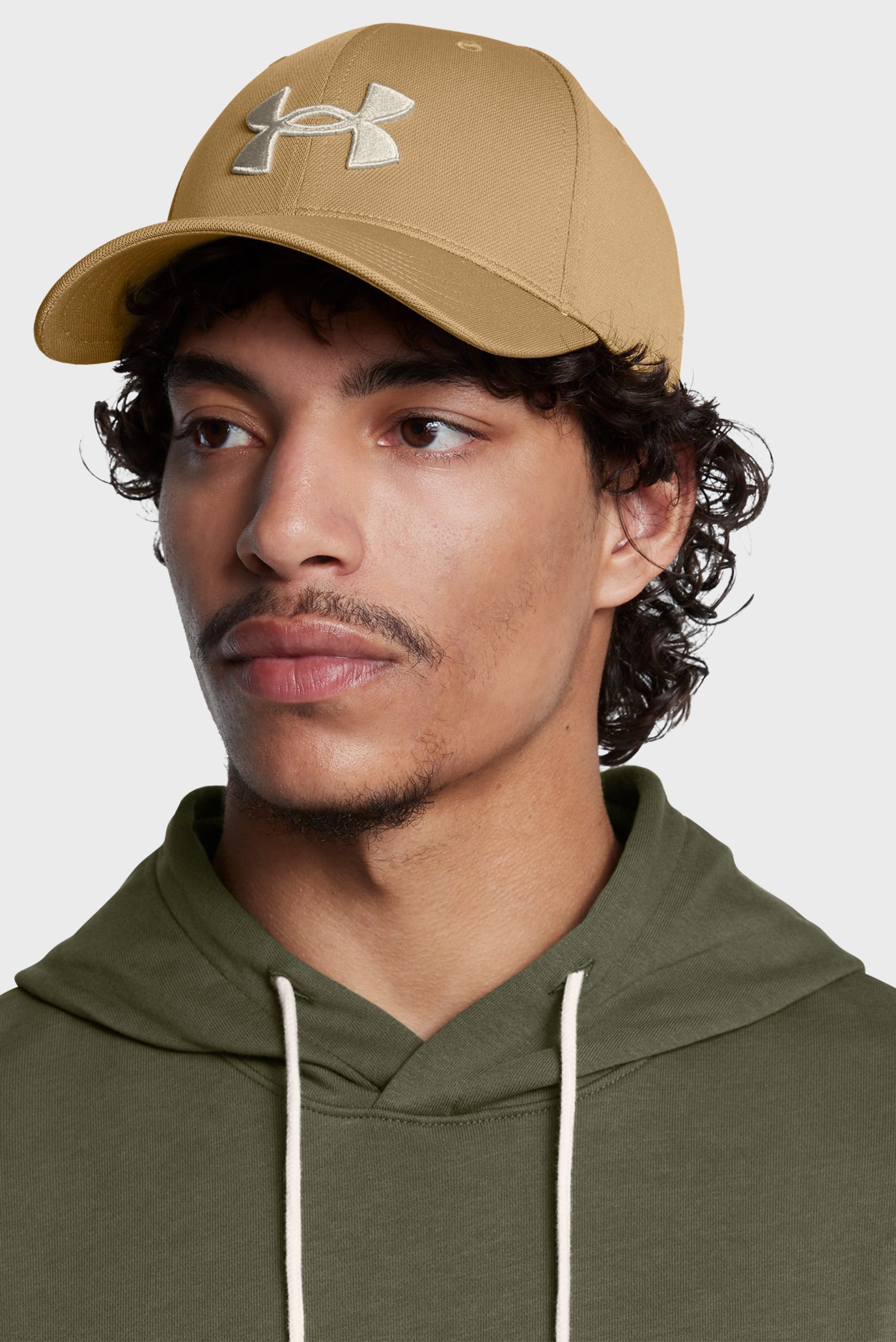 Мужская бежевая кепка UA Blitzing Adj 2