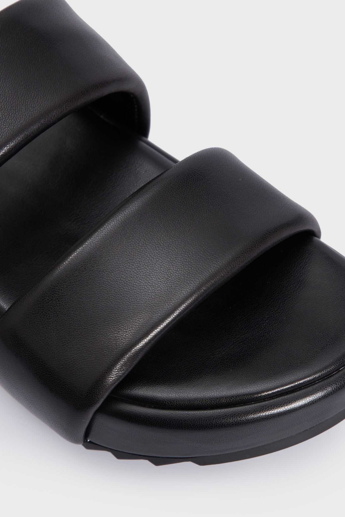 Женские черные кожаные слайдеры Cody 9