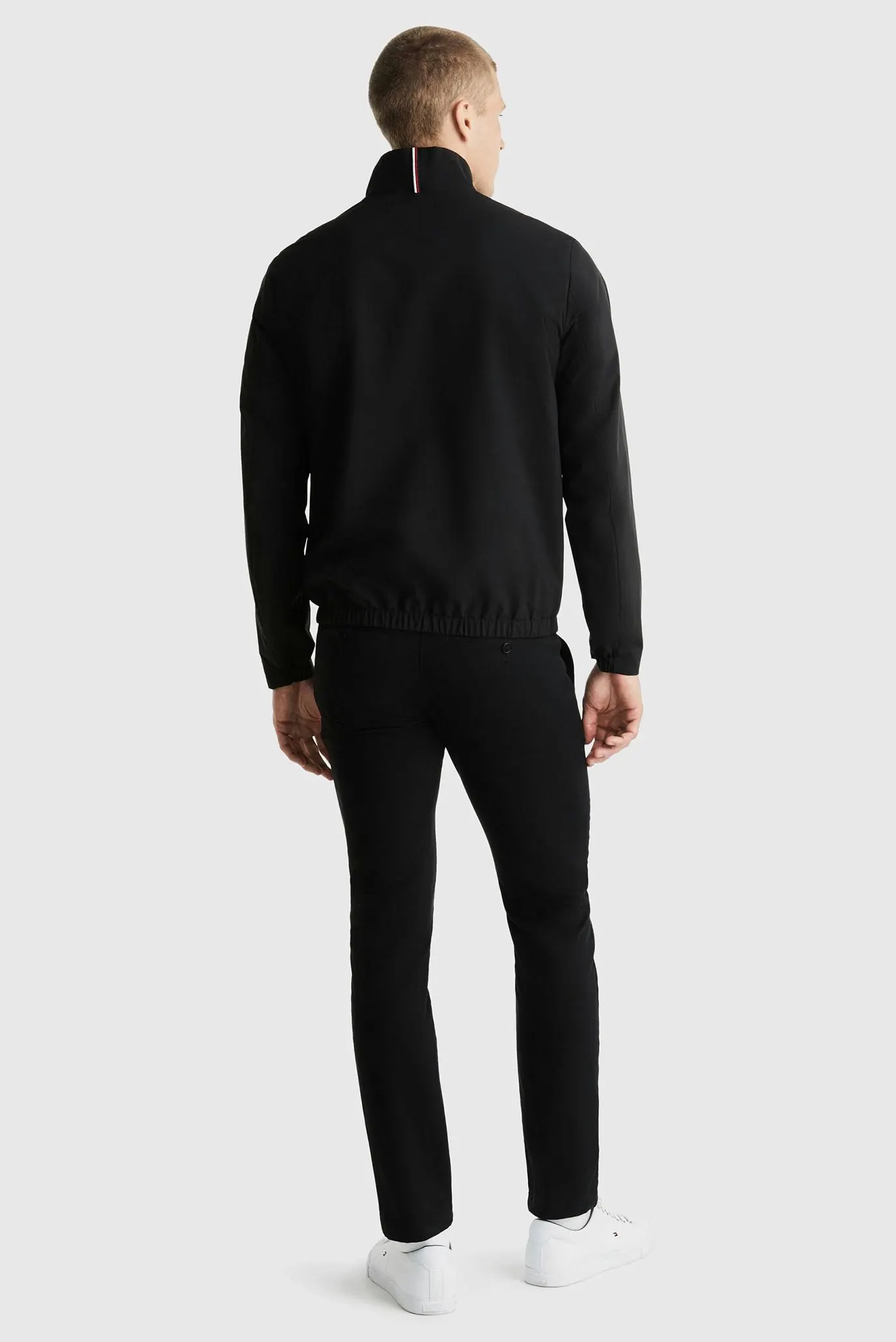 Мужская черная ветровка 3