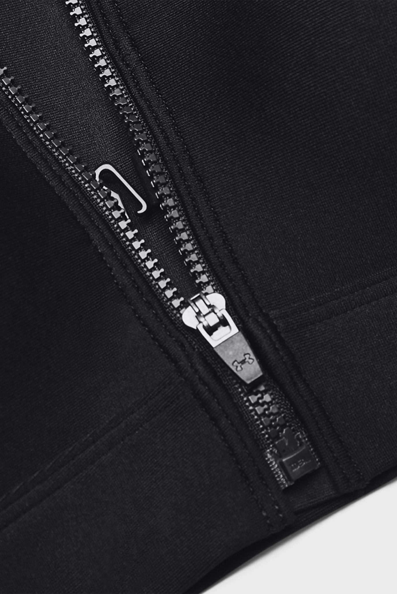 Женский черный спортивный топ UA Infinity High Bra Zip 22