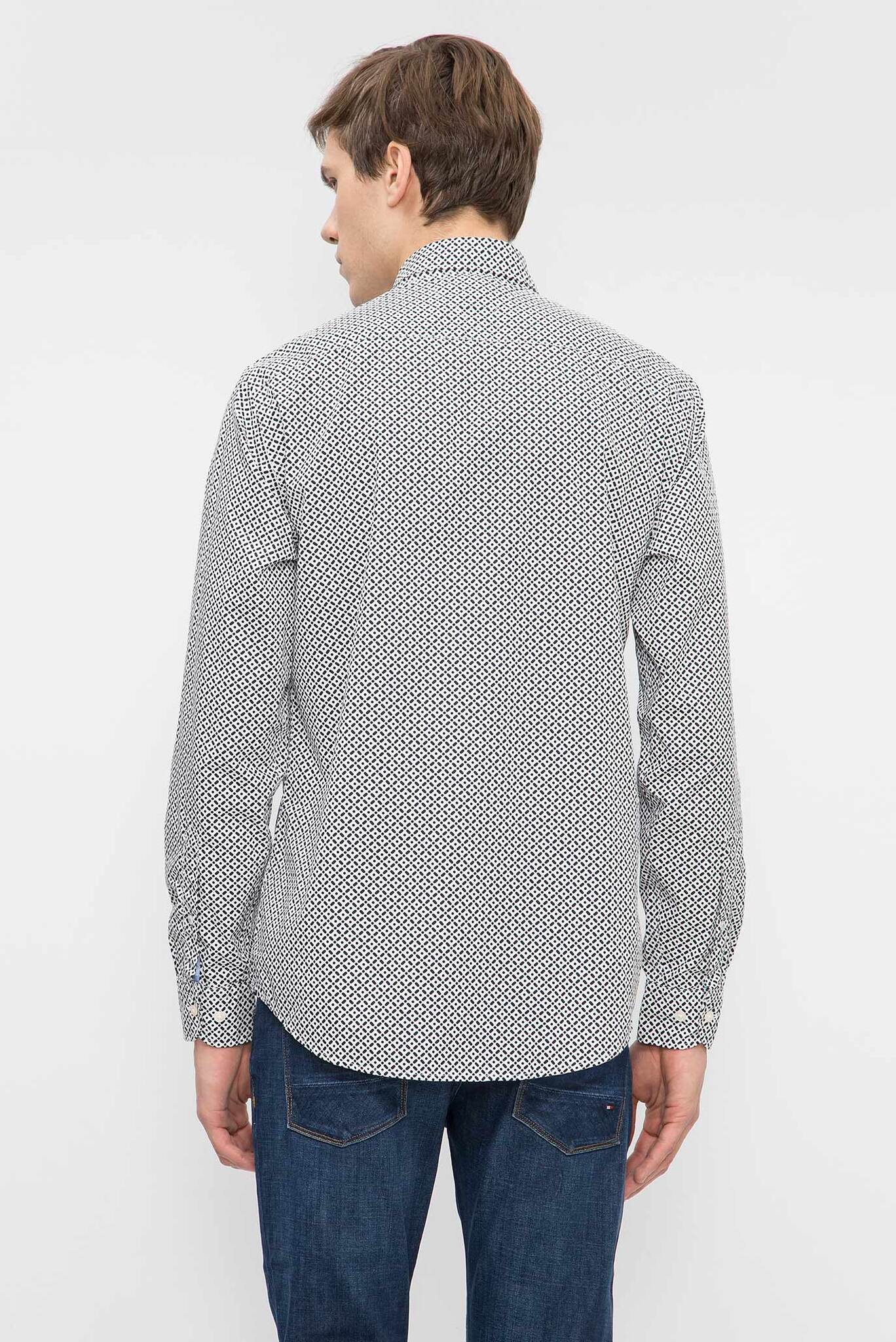 Мужская белая рубашка с принтом 3