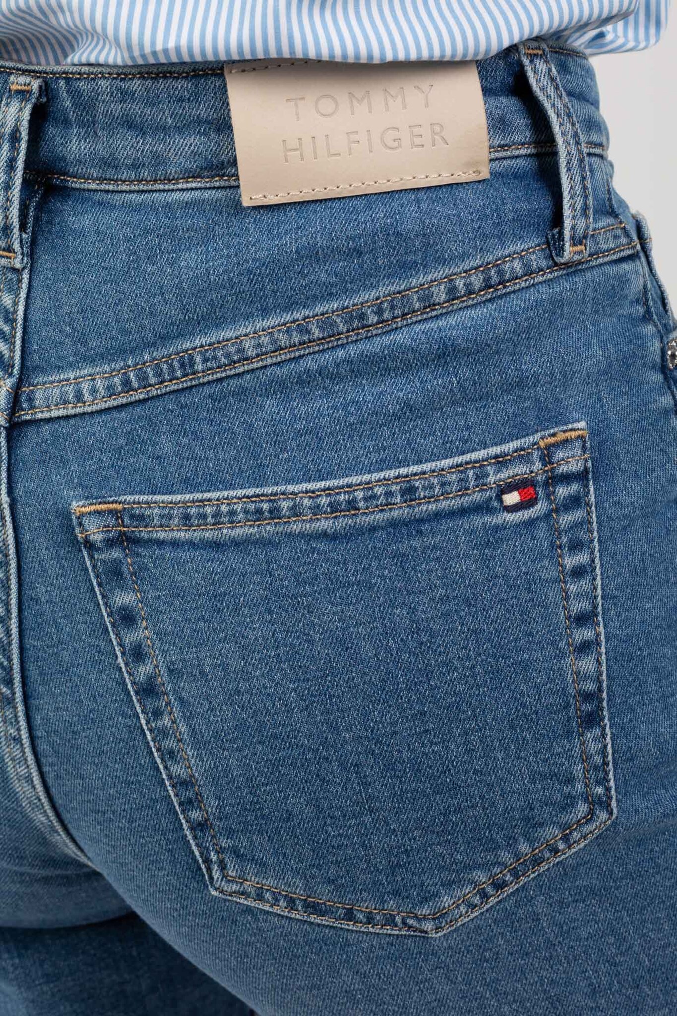 Женские синие джинсовые шорты DNM CLASSIC STRAIGHT SHORT AURATommy Hilfiger Женские синие джинсовые шорты DNM CLASSIC STRAIGHT SHORT AURA 4