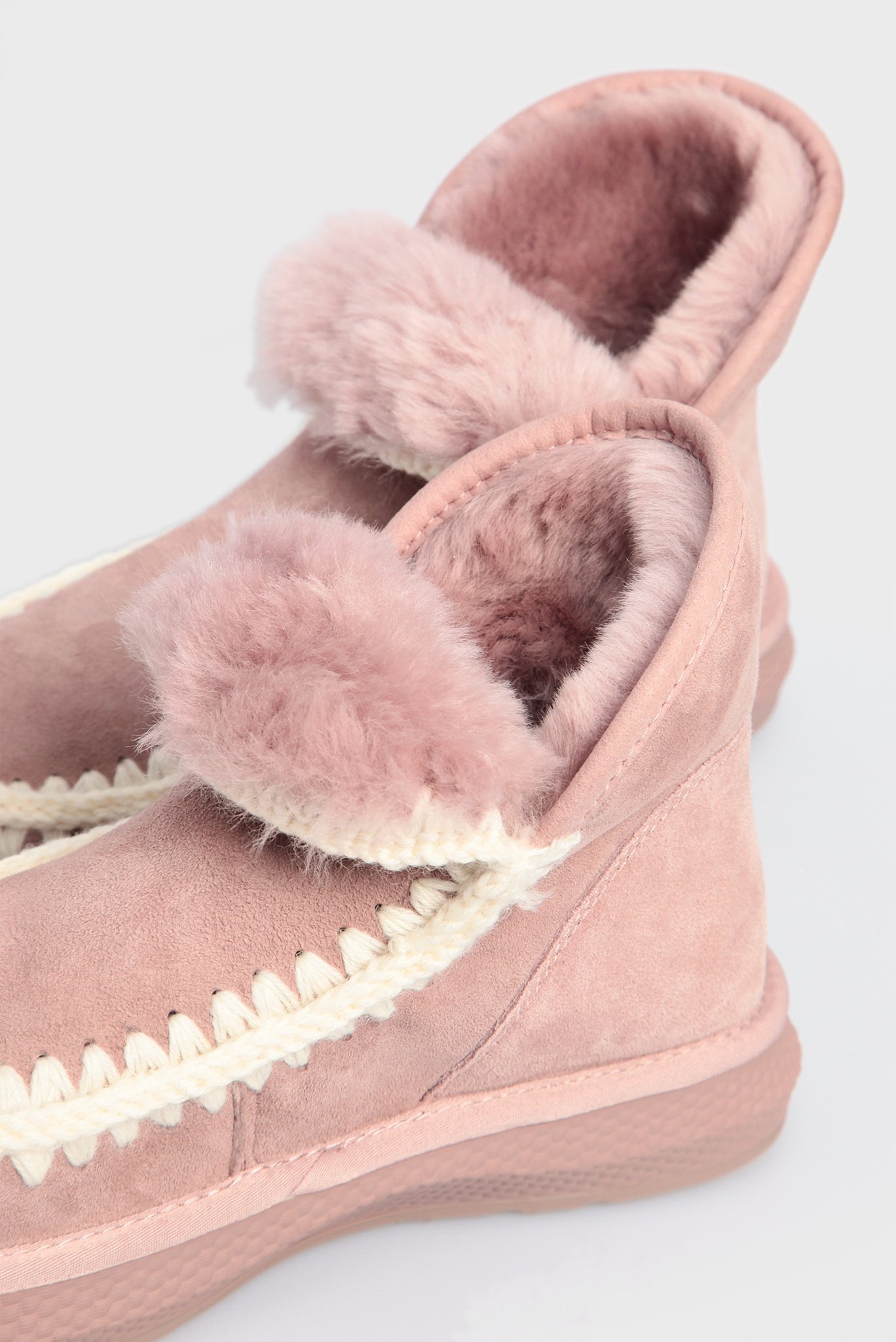 Женские розовые замшевые угги 2