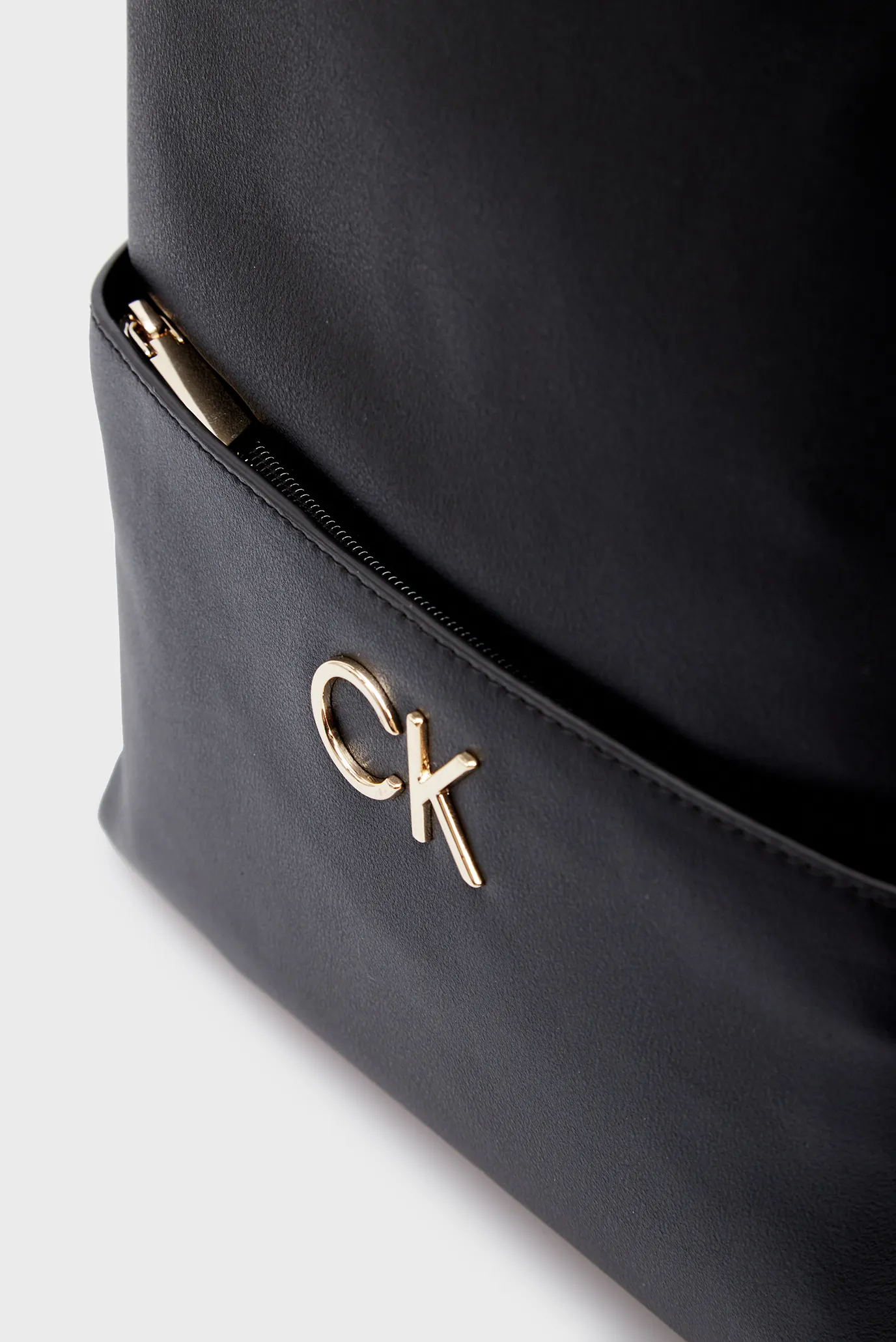 Женский черный рюкзак 11