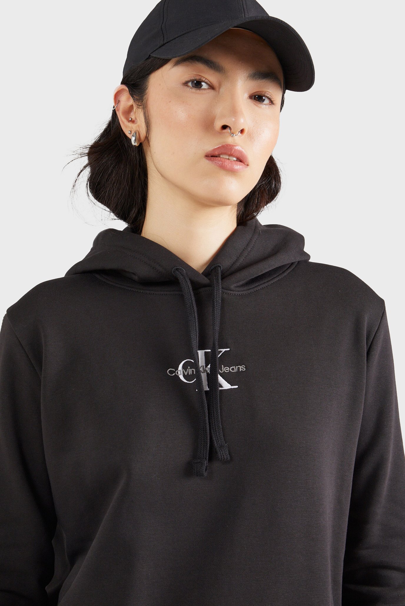 Женское черное худи MONOLOGO REGULAR 3