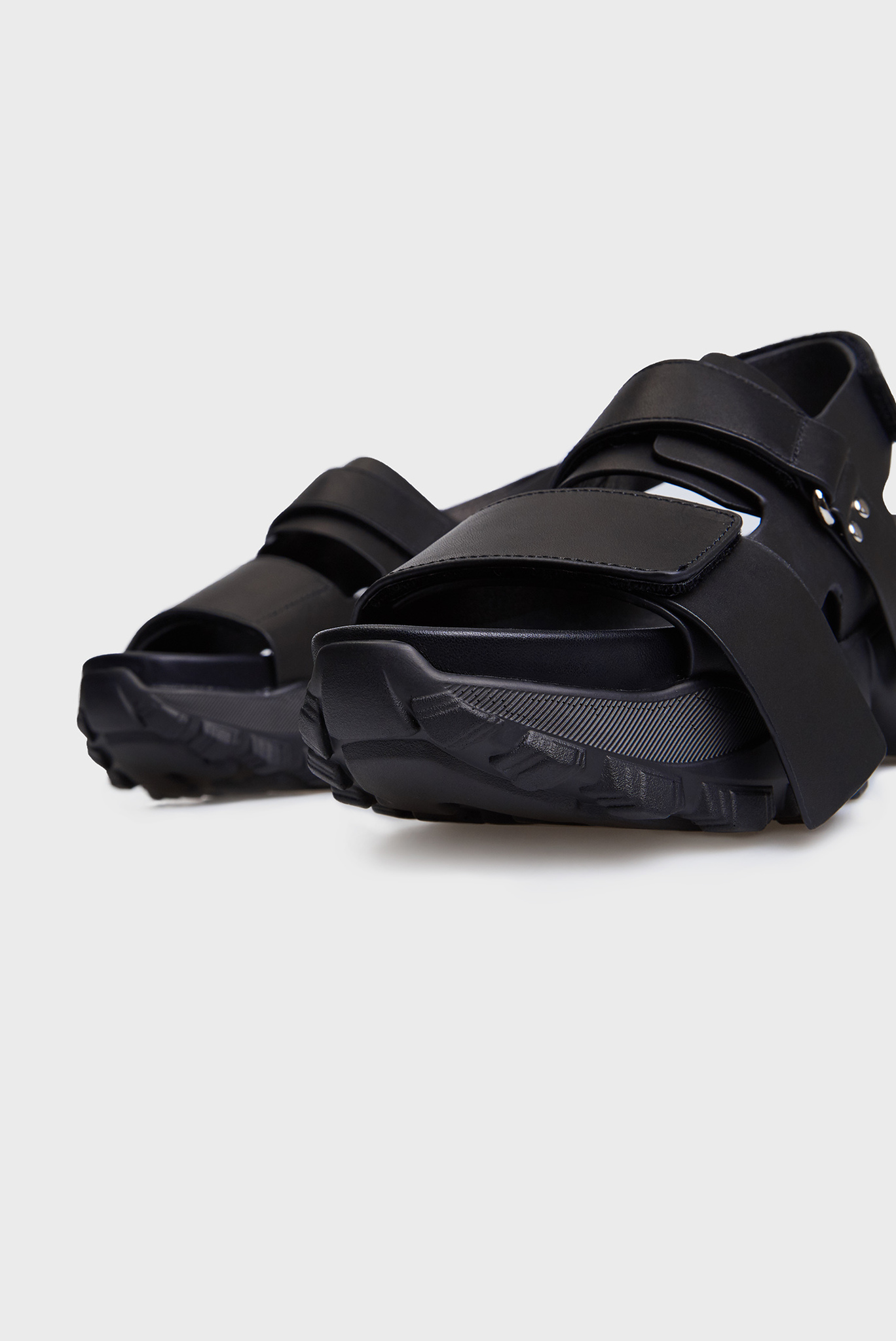 Женские черные кожаные сандалии Nonna 2