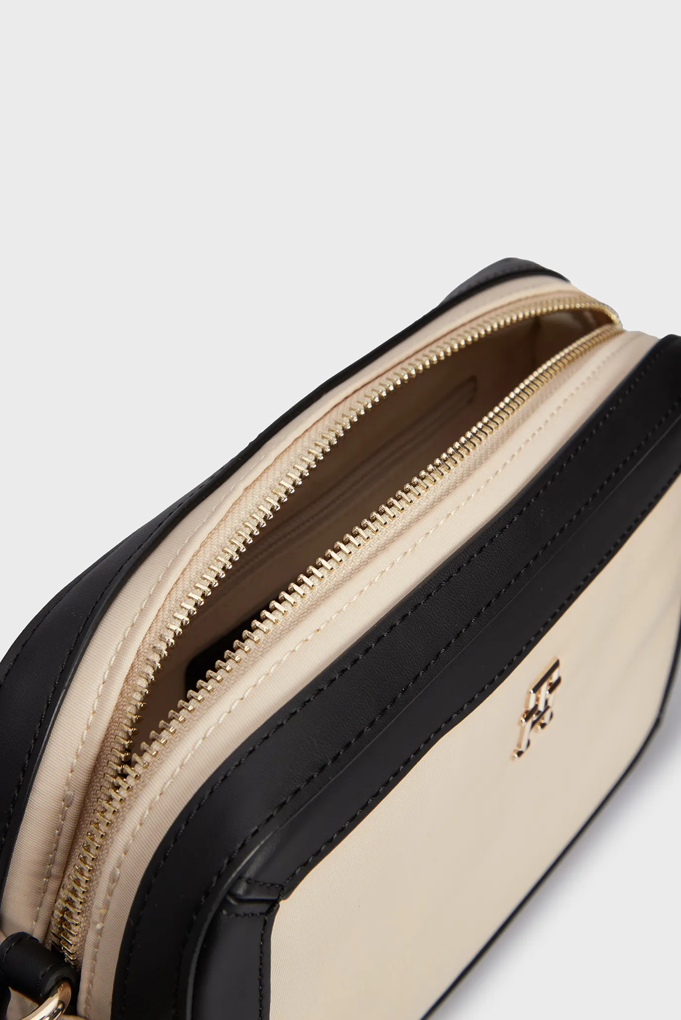 Сумка TH ESSENTIAL S CROSSOVER CB 2