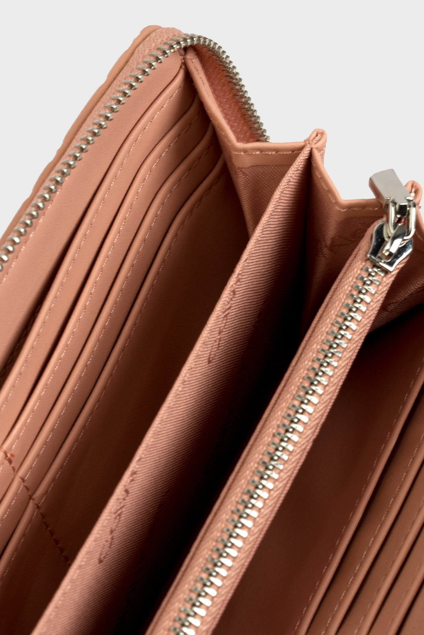 Кошелек RE-LOCK Z A WALLET LG EMB MONO 4