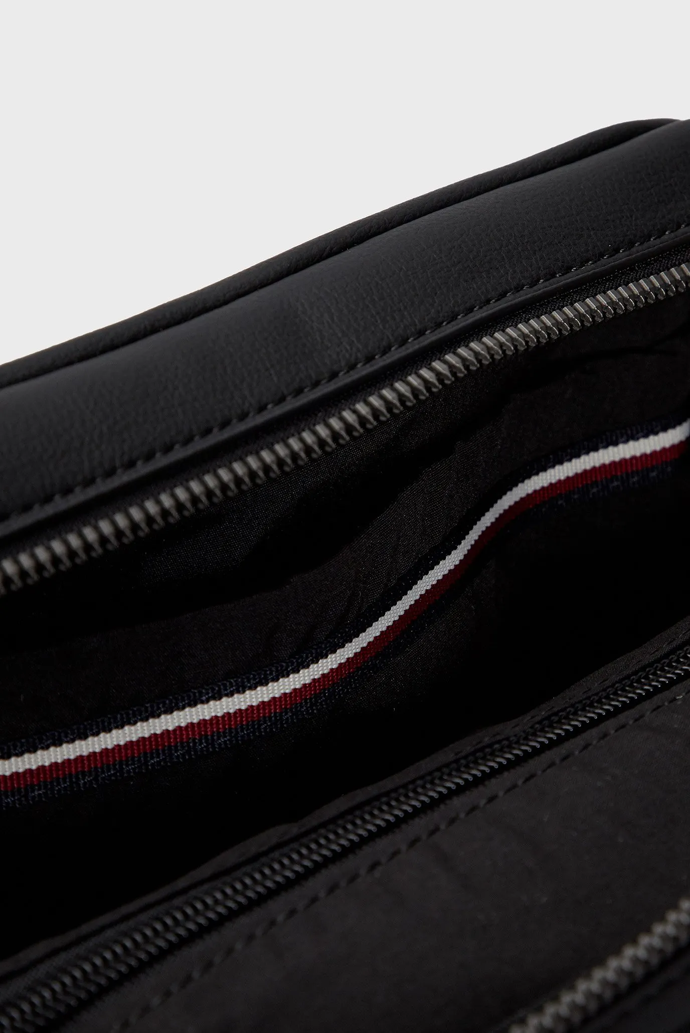 Сумка TH CORPORATE REPORTER 2