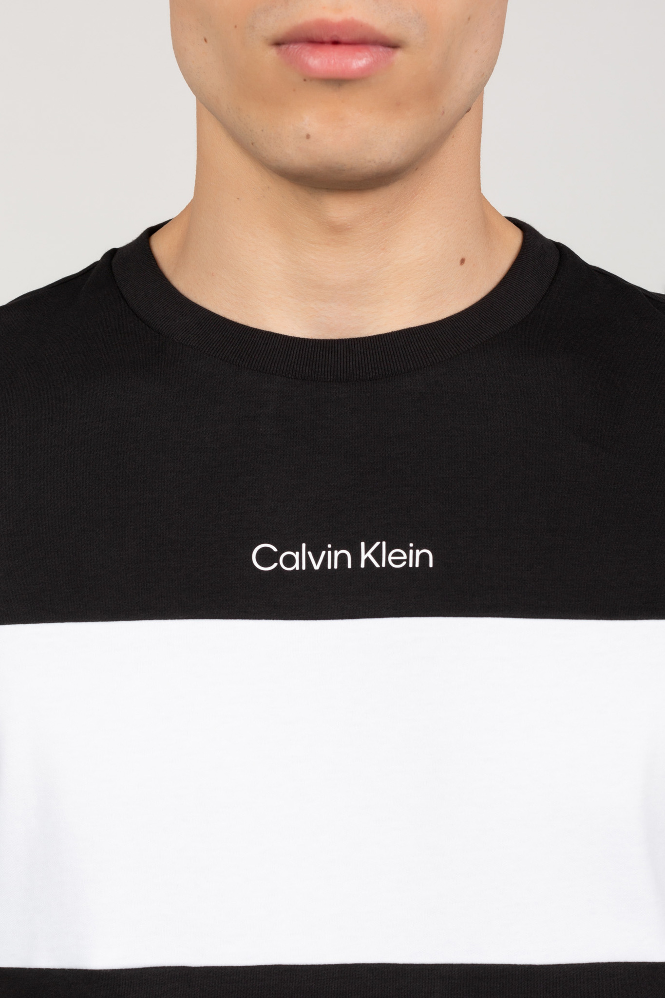 Футболка COLOR BLOCKING LOGO T-SHIRT Calvin Klein Футболка COLOR BLOCKING LOGO T-SHIRT 4