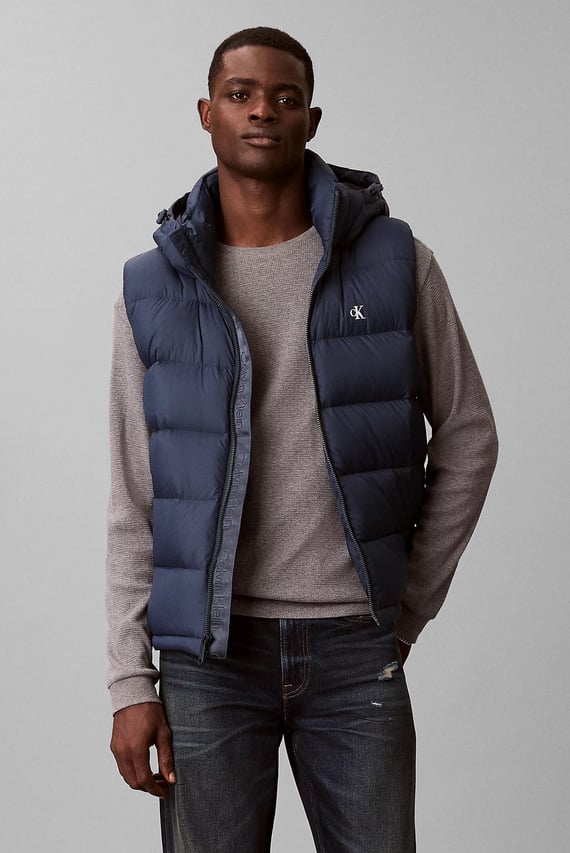 Жилет SVLS NYLON ZIP OFF HOOD DOWN PUF Calvin Klein Jeans Жилет SVLS NYLON ZIP OFF HOOD DOWN PUF Calvin Klein Jeans