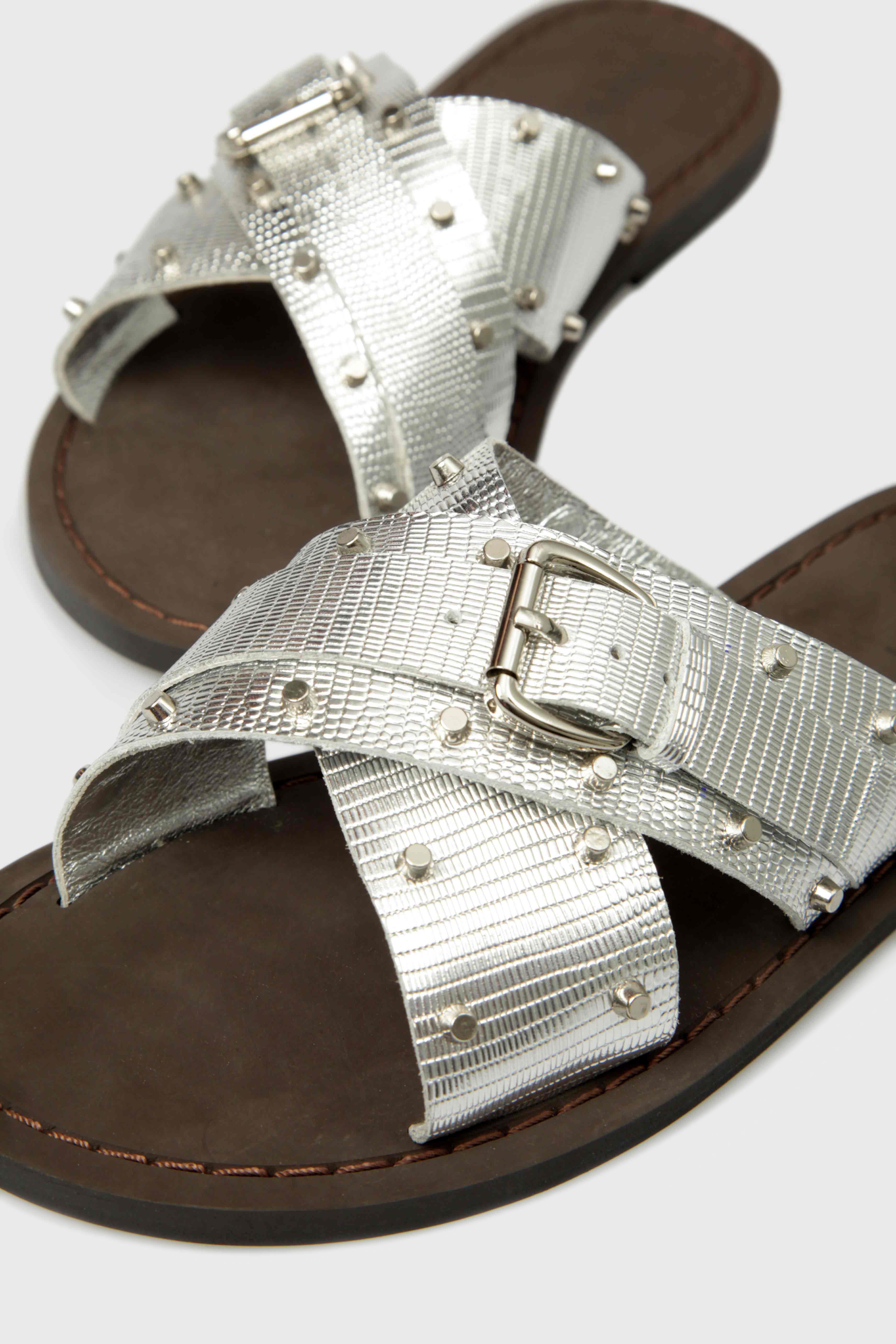 Женские серебристые кожаные слайдеры 10