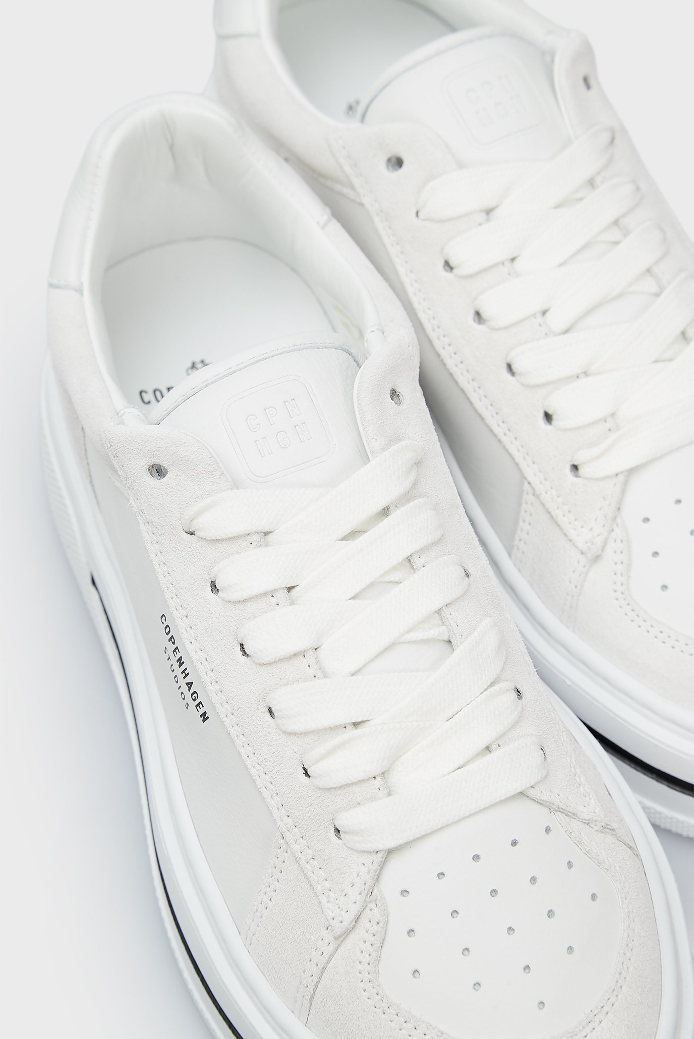 Женские белые кожаные сникерсы 2