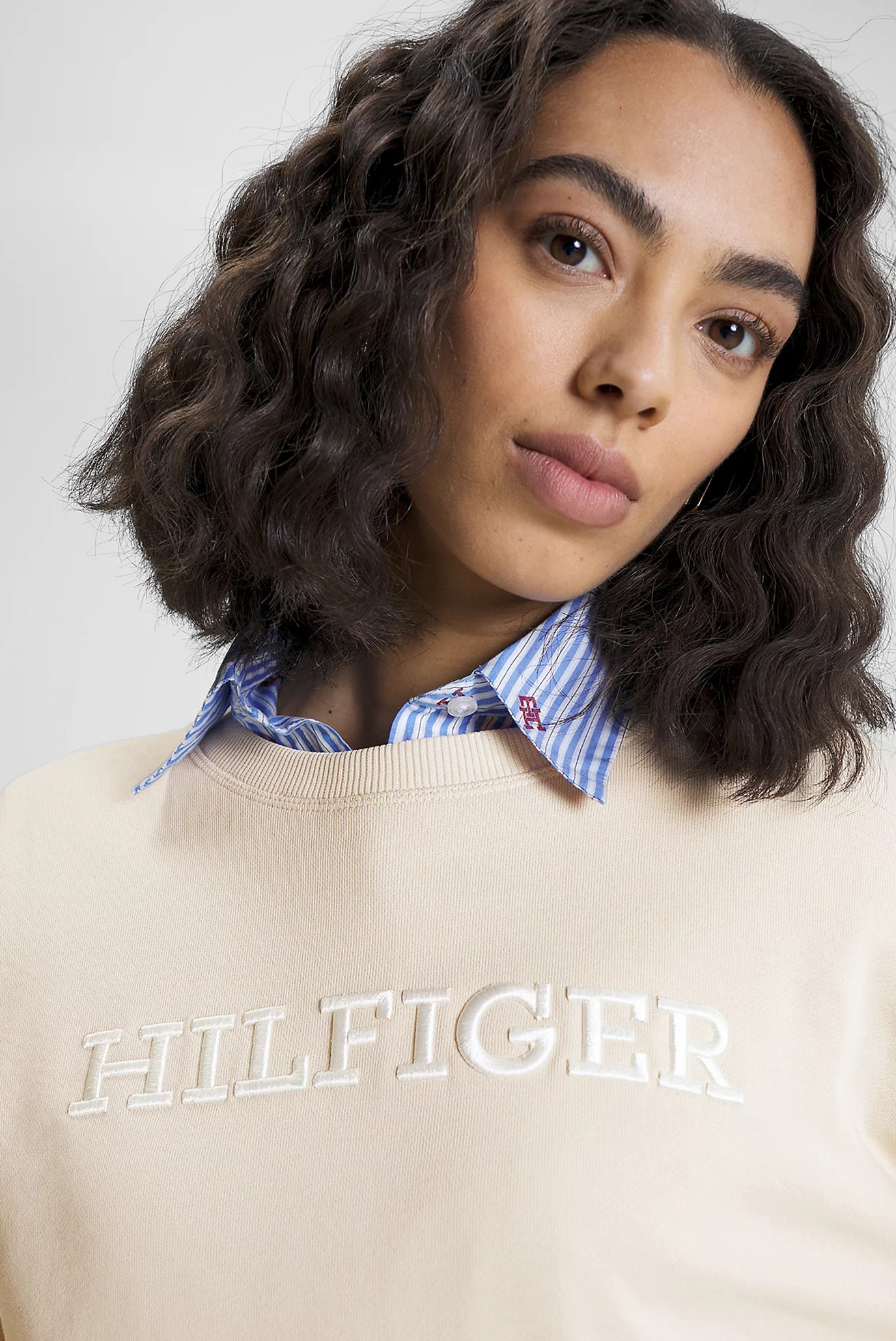 Свитшот REG MONOTYPE EMB SWEATSHIRT 9