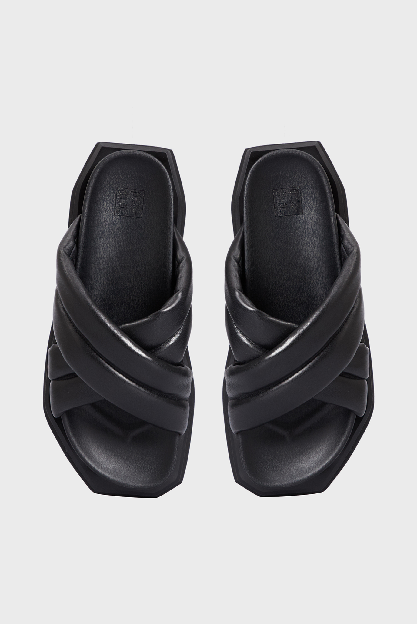 Женские черные кожаные слайдеры Betsy 8