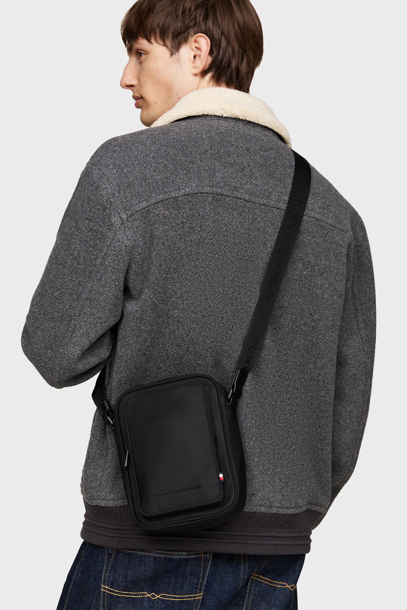 Мужская черная сумка TH REPREVE MINI REPORTER 2