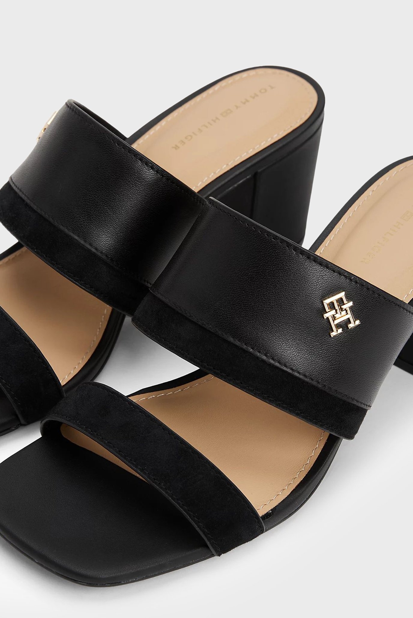 Босоножки LEATHER & SUEDE BLOCK HEEL MULETommy Hilfiger Босоножки LEATHER & SUEDE BLOCK HEEL MULE 2