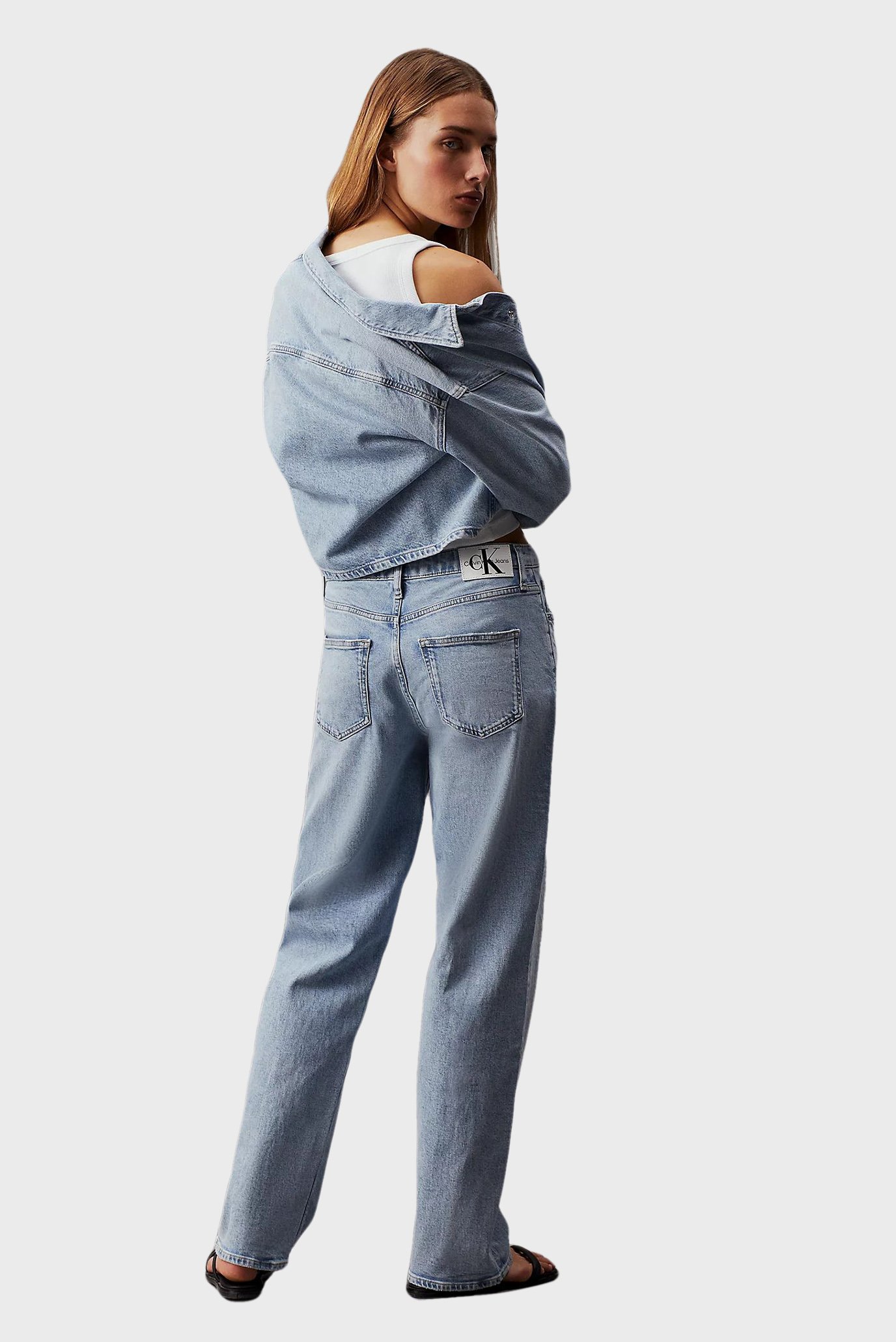 Женские голубые джинсы LOOSE STRAIGHT CKUNFILTERED 2