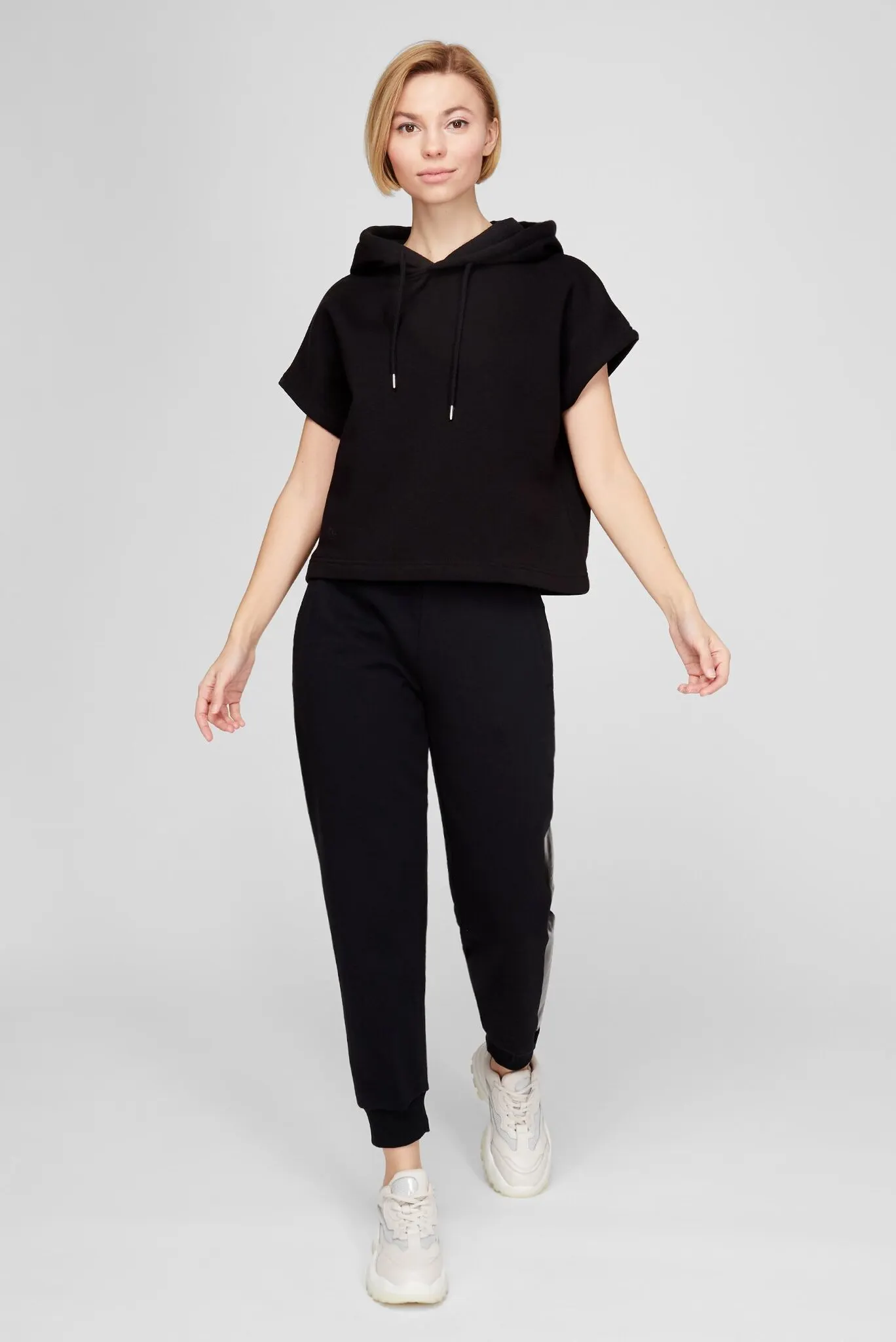 Женские черные спортивные брюки 3