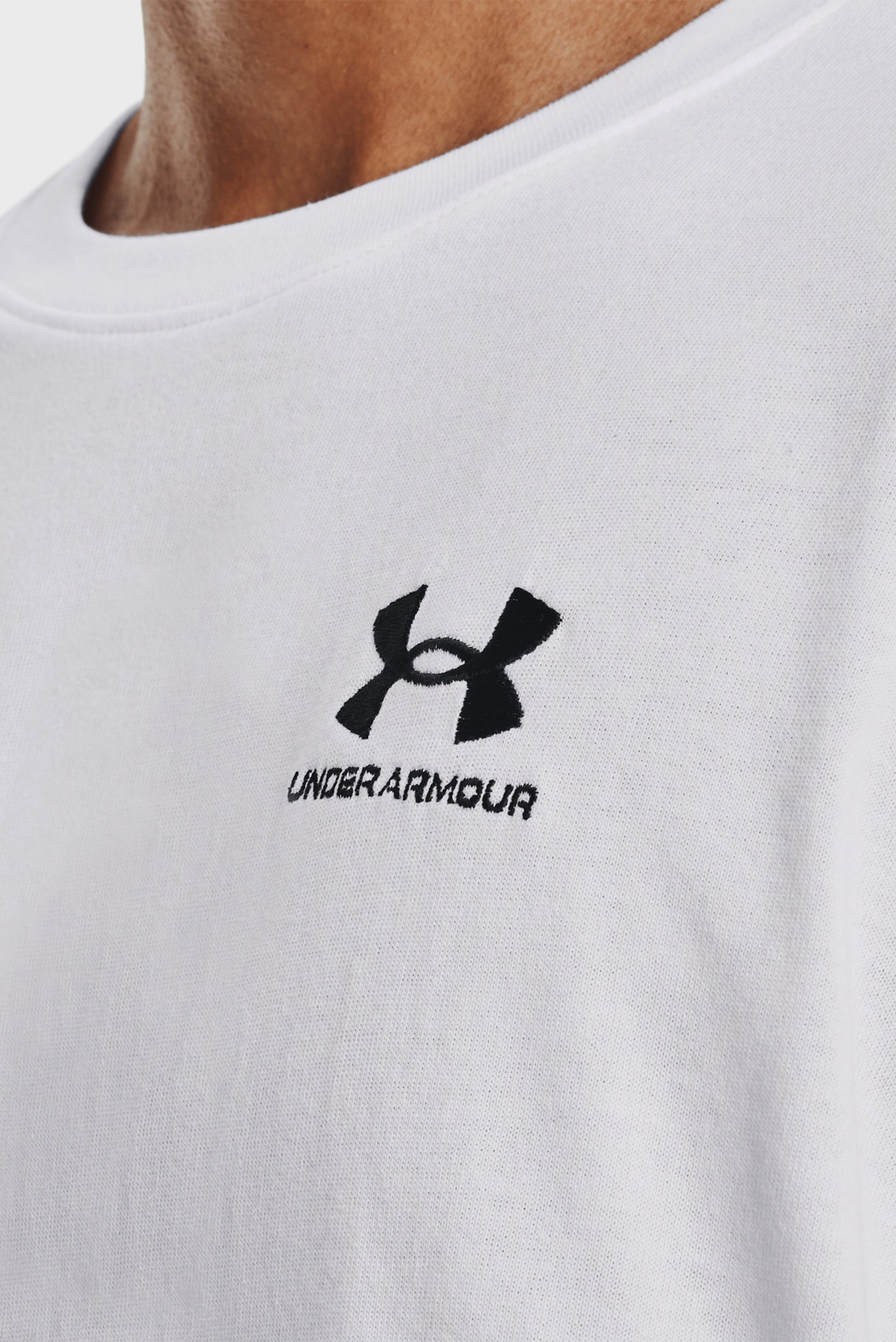 Футболка UA M LOGO EMB HEAVYWEIGHT SS 4