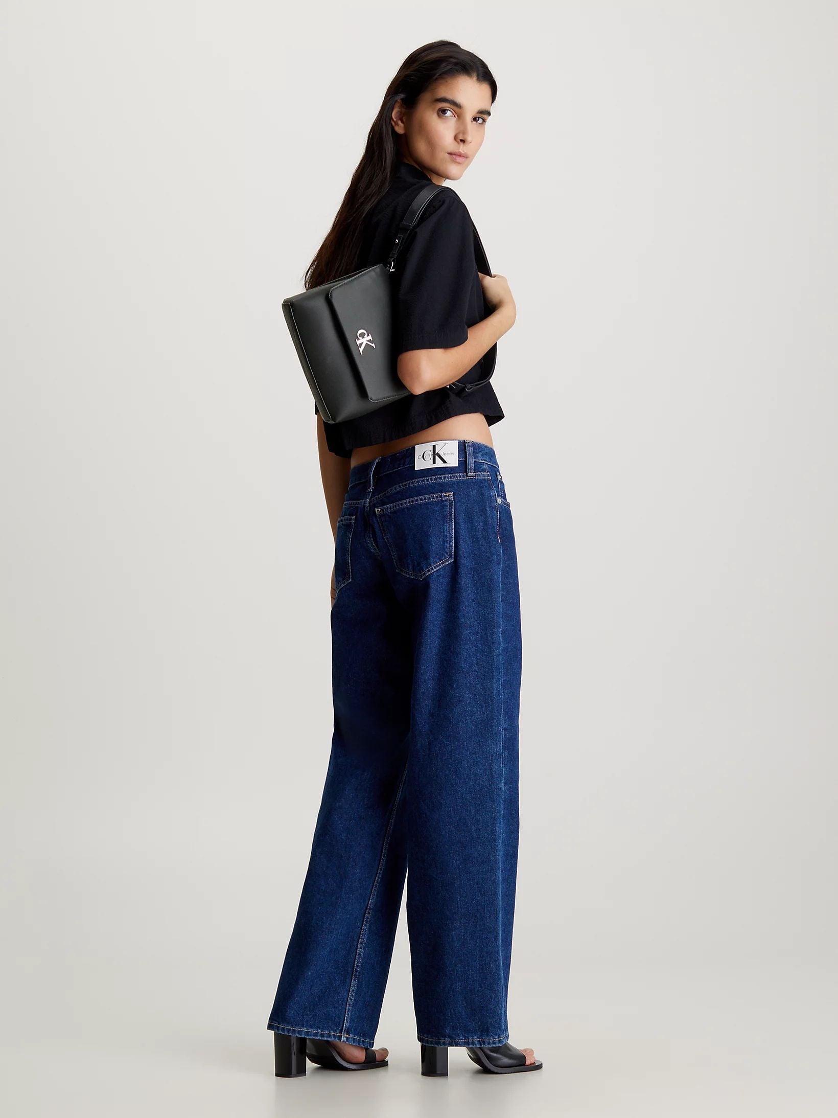 Сумка MINIMAL MONOGRAM TOP HANDLE22 T 5