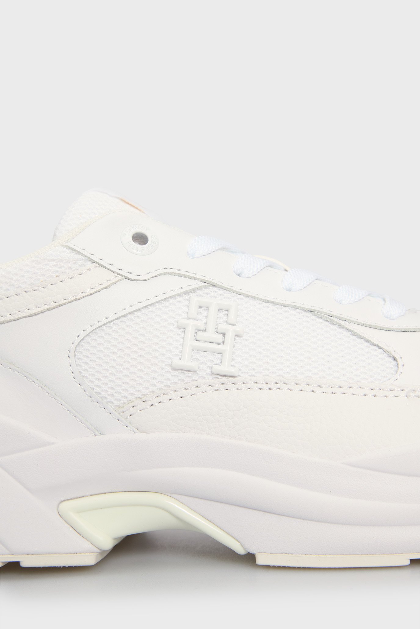 Женские белые кроссовки TH CHUNKY RUNNER 2