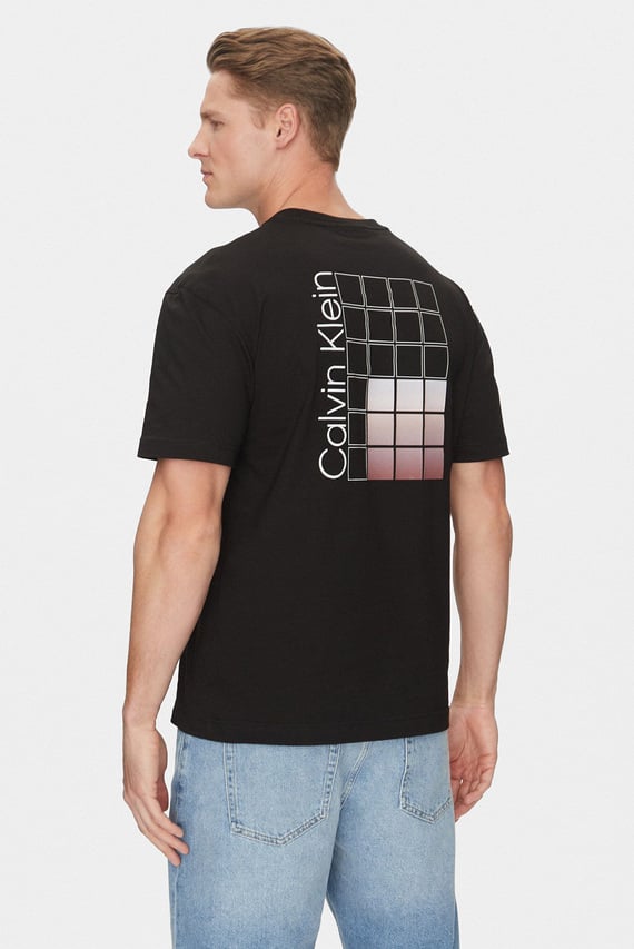 Мужская черная футболка OMBRE