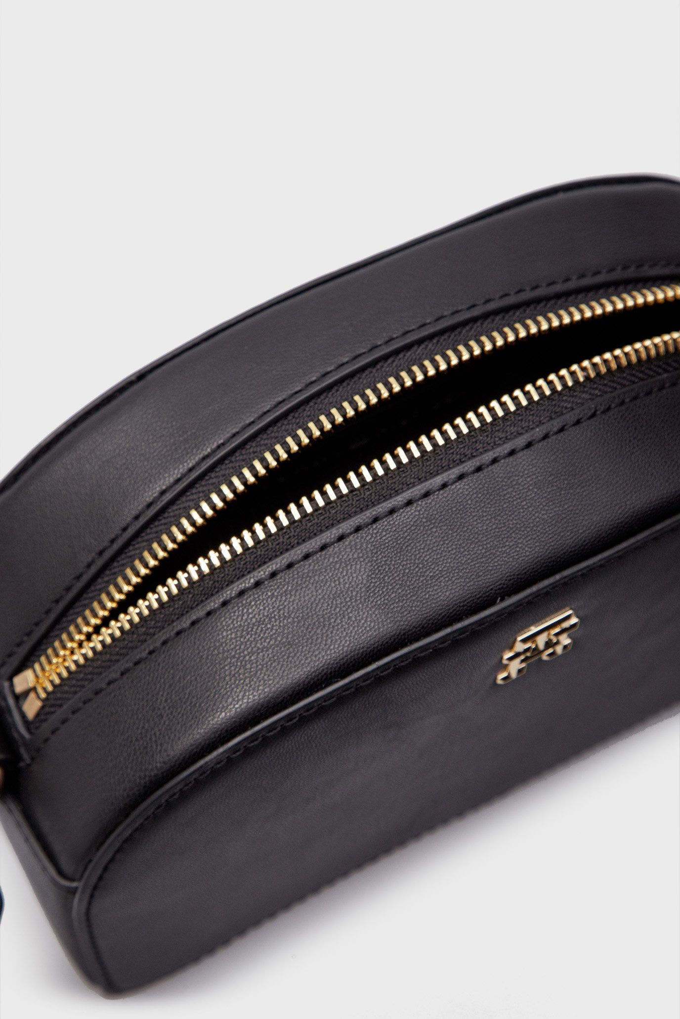 Женская черная сумка TH FRESH CAMERA BAG 6