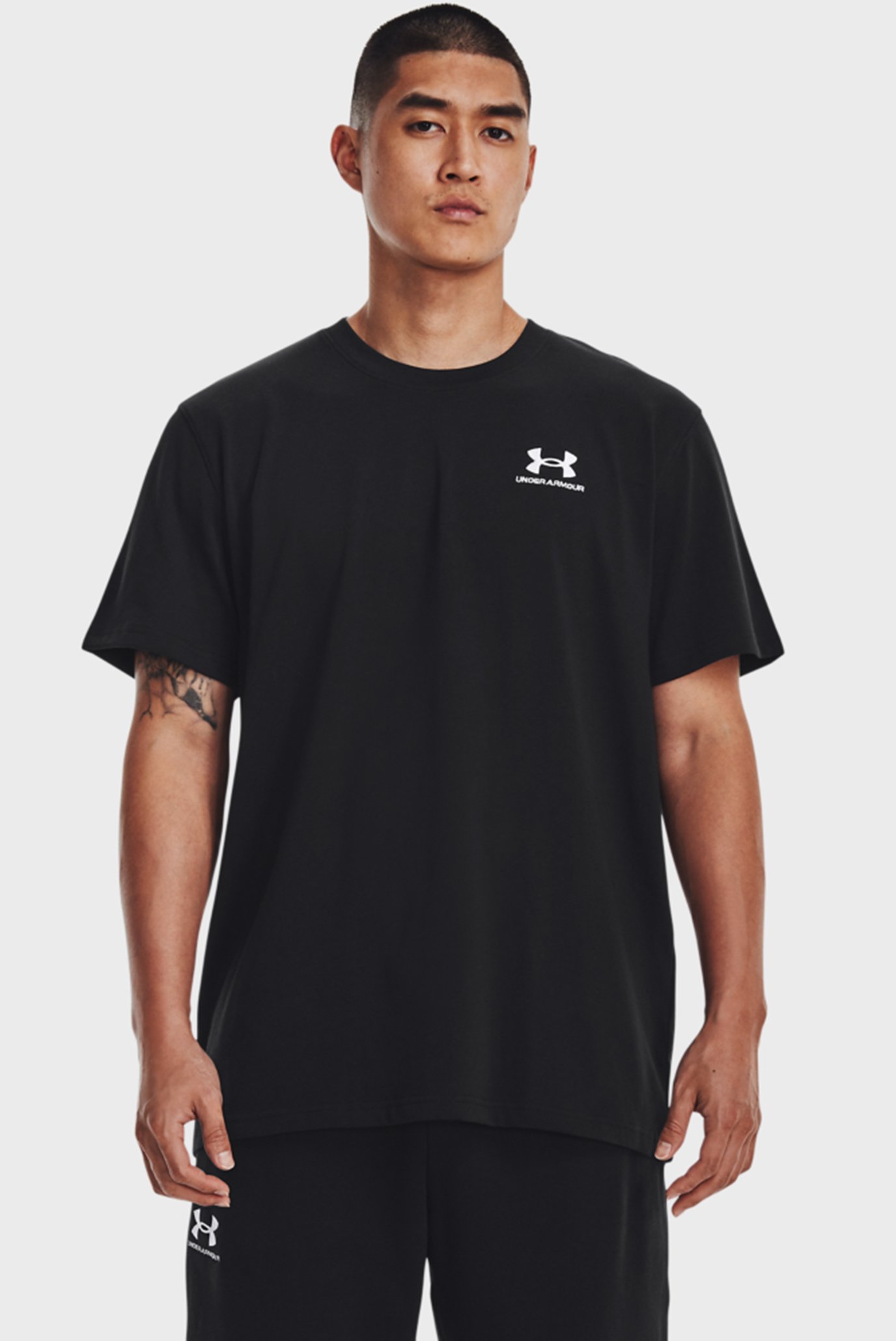 Мужская черная футболка UA LOGO EMB HEAVYWEIGHT 1
