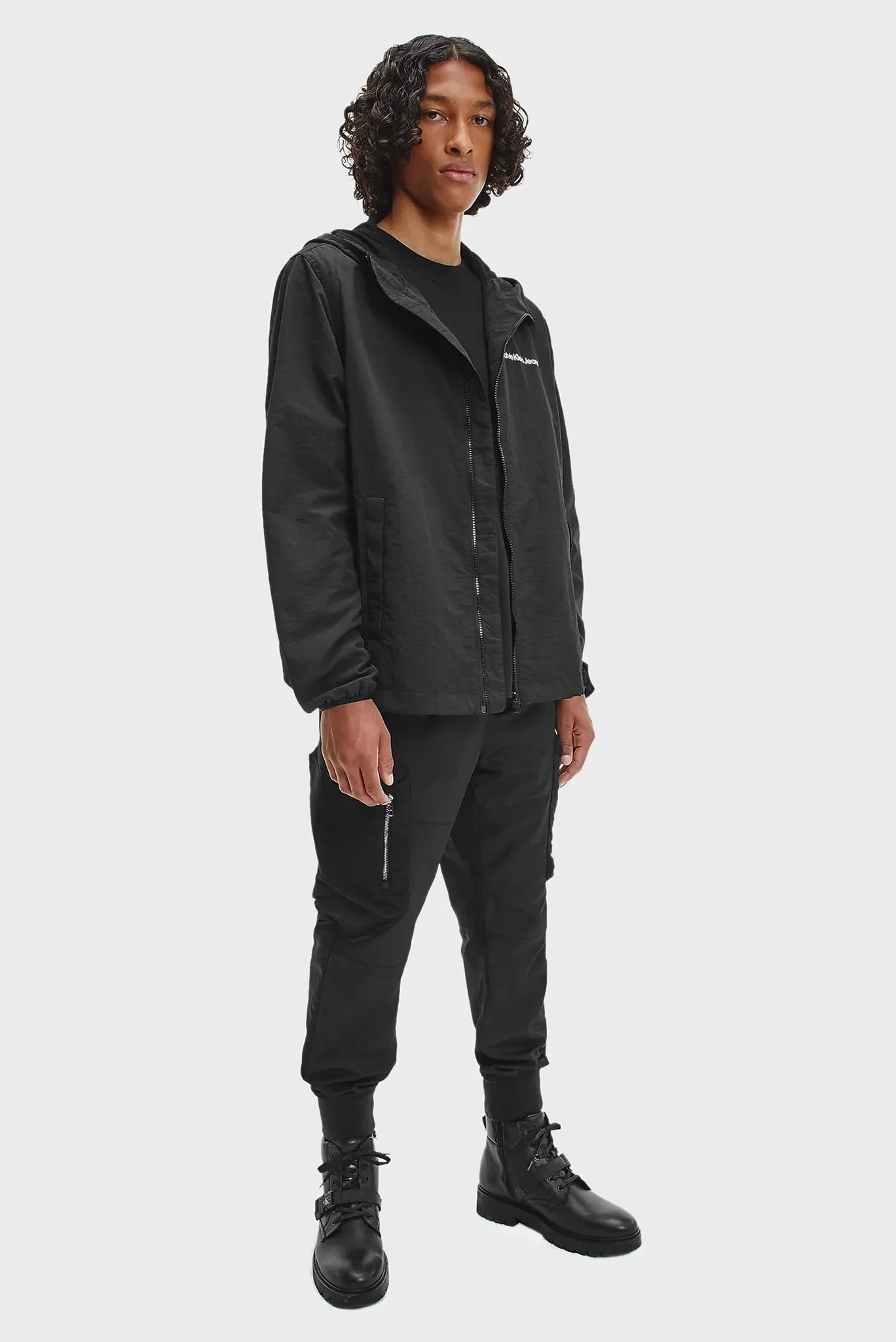 Мужская черная ветровка 2