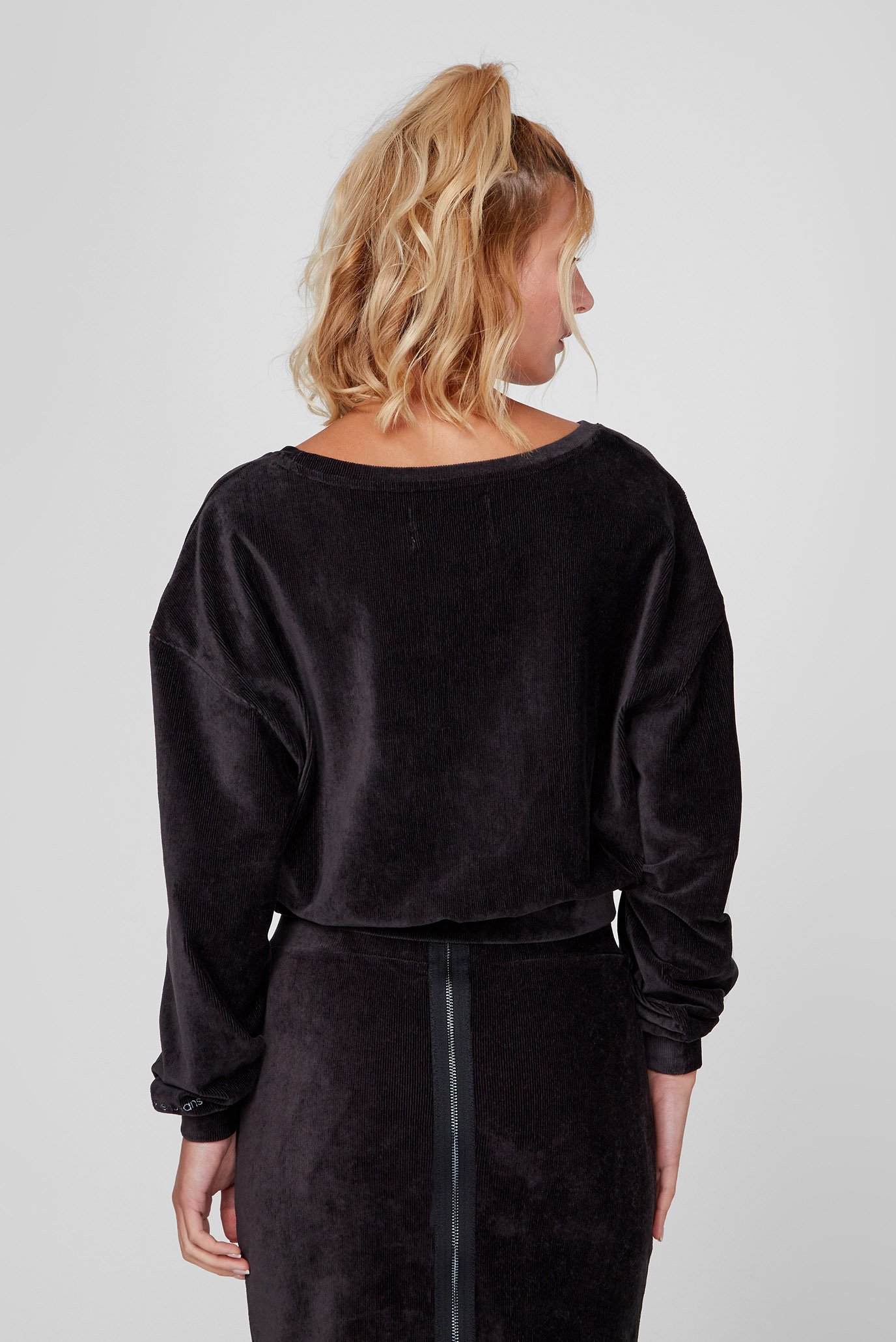 Женский черный вельветовый свитшот 6