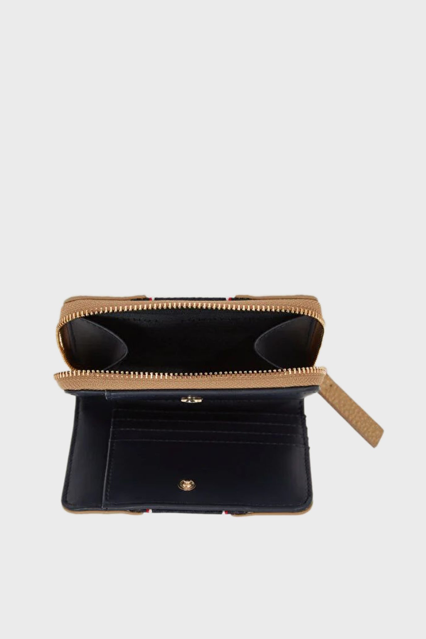 Женский бежевый кошелек TH LEGACY MED ZATommy Hilfiger Женский бежевый кошелек TH LEGACY MED ZA 2