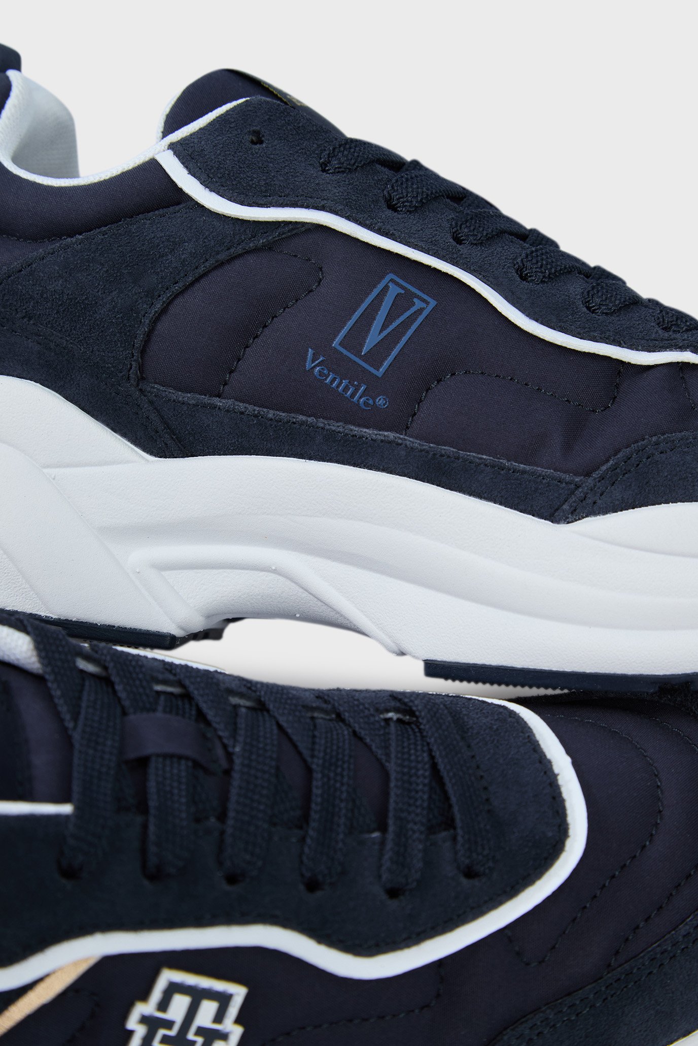 Женские темно-синие кроссовки CHUNKY RUNNER VENTILE 2