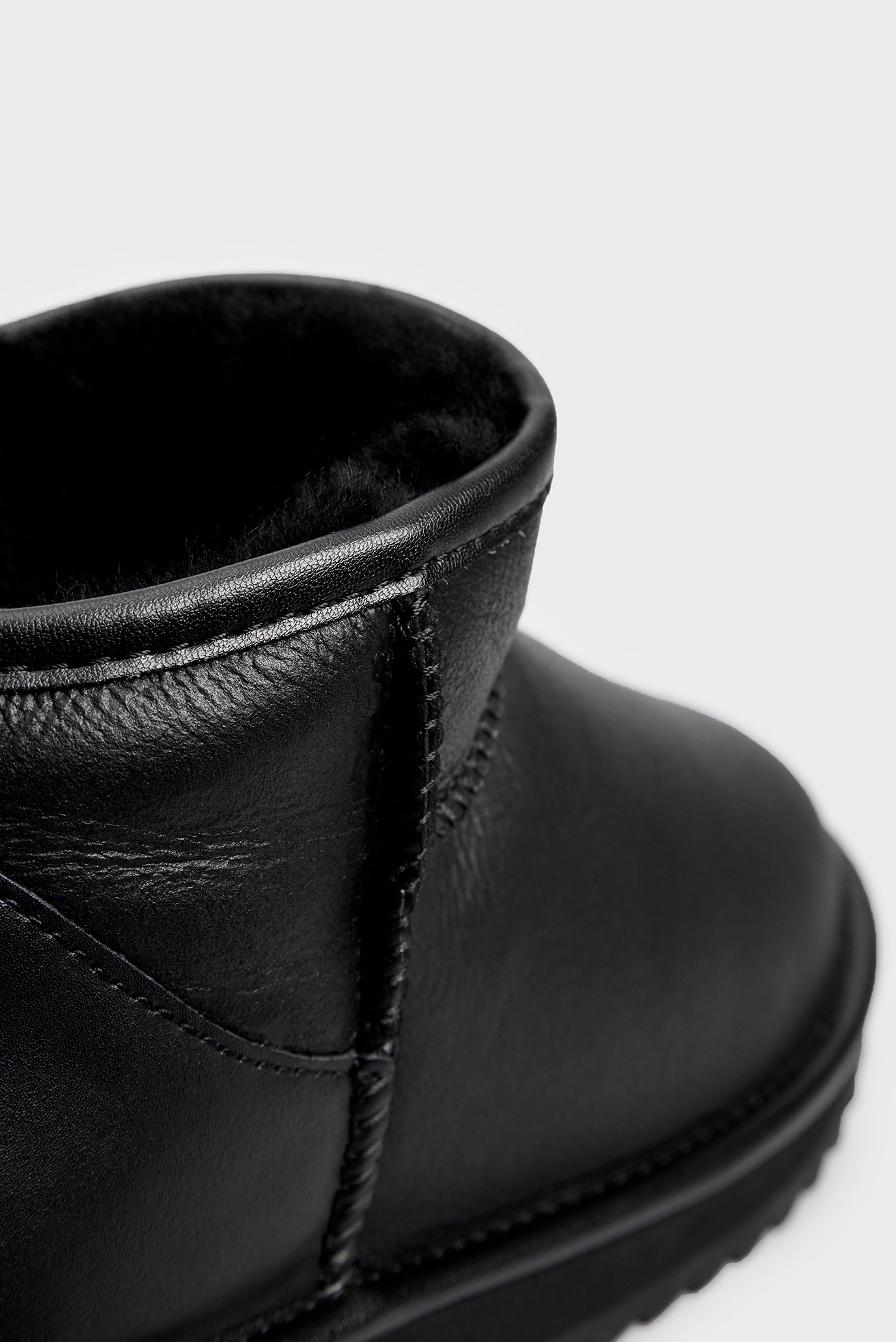 Женские черные кожаные угги 6