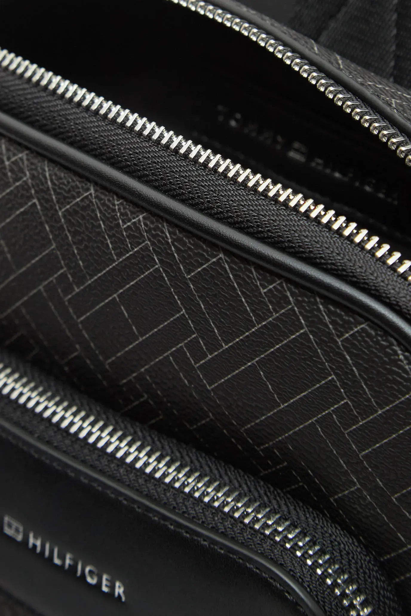 Сумка TH FLAG MONOGRAM SLING PACK 6