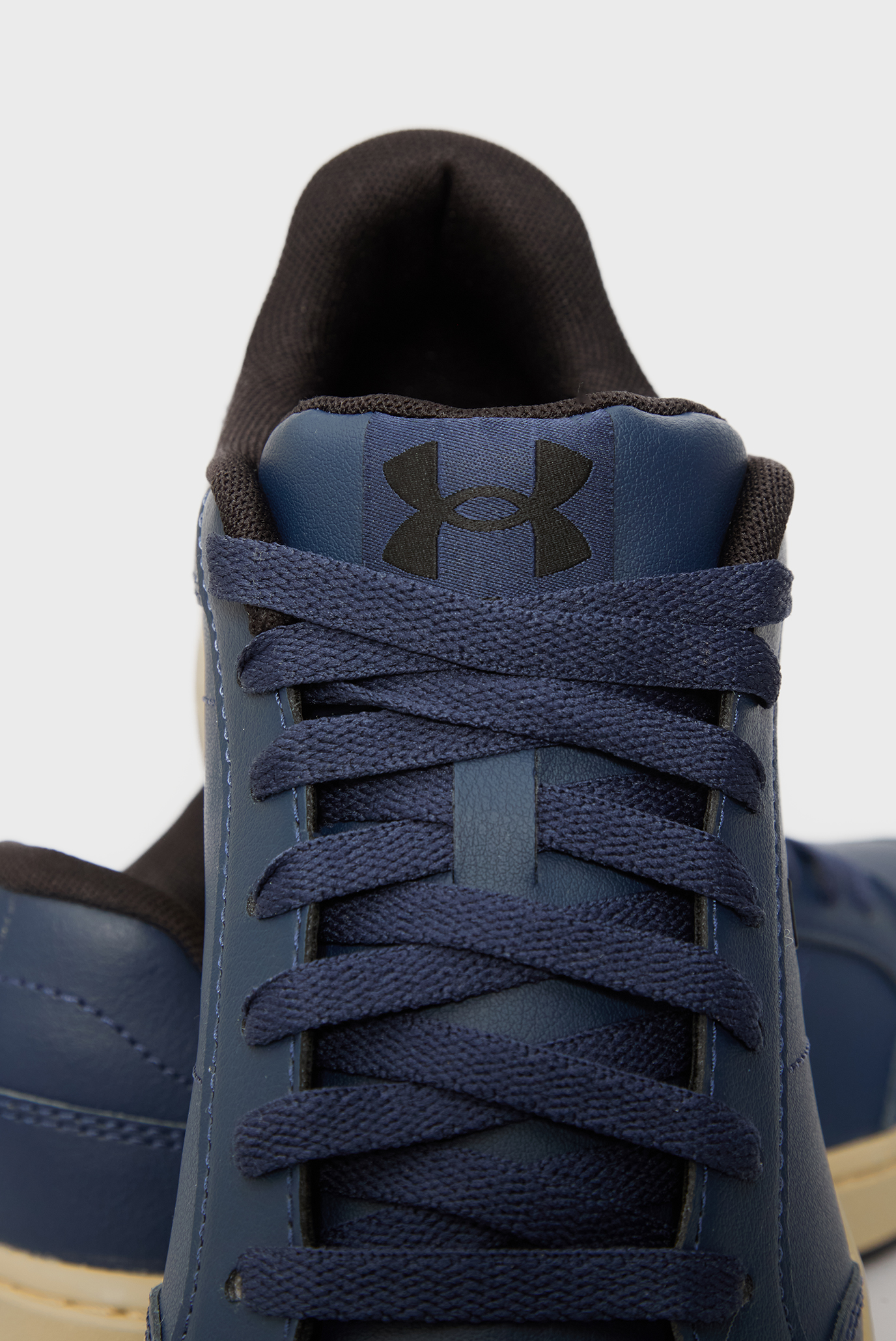 Кроссовки/UA Official 2