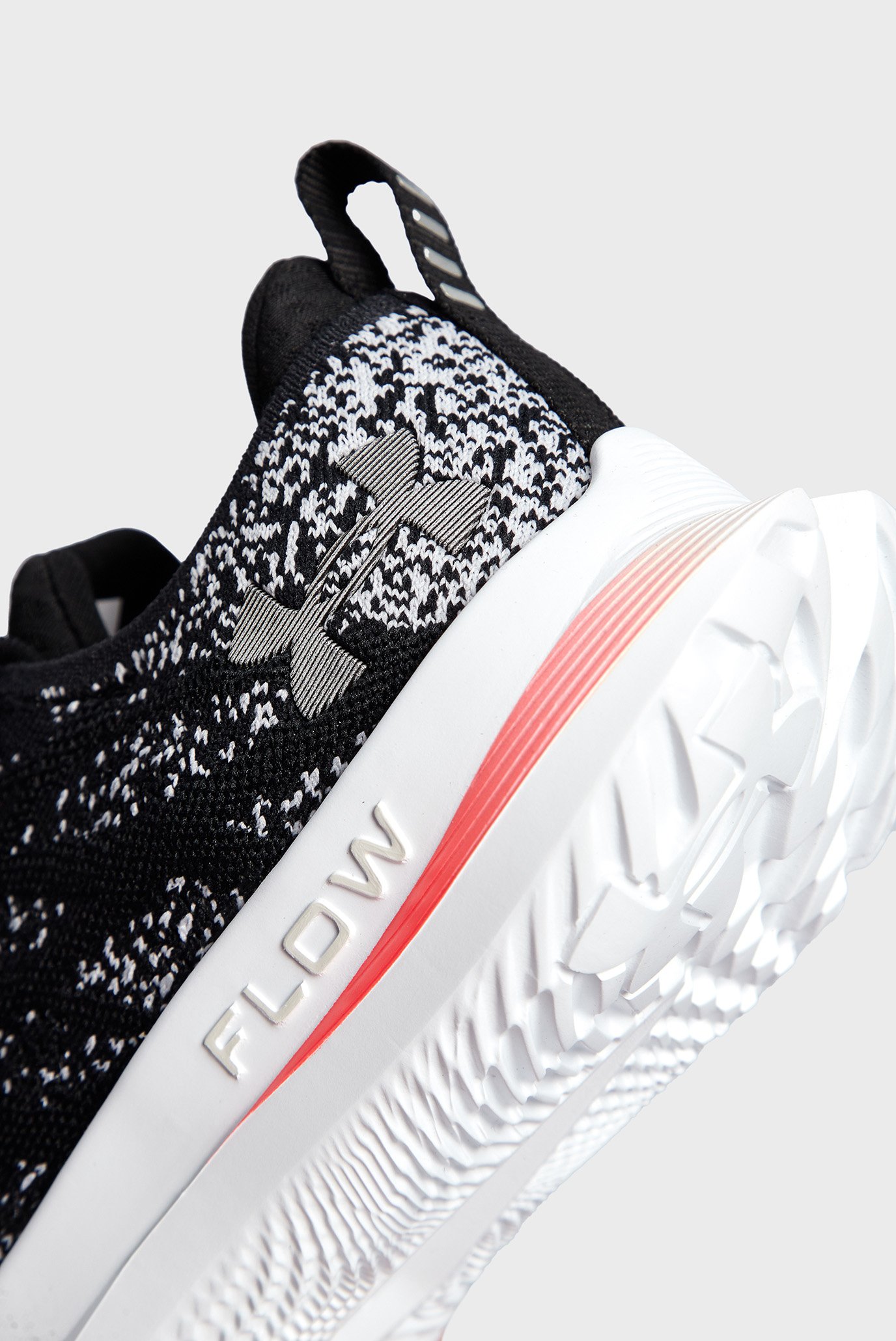 Кроссовки UA W Velociti 3 2