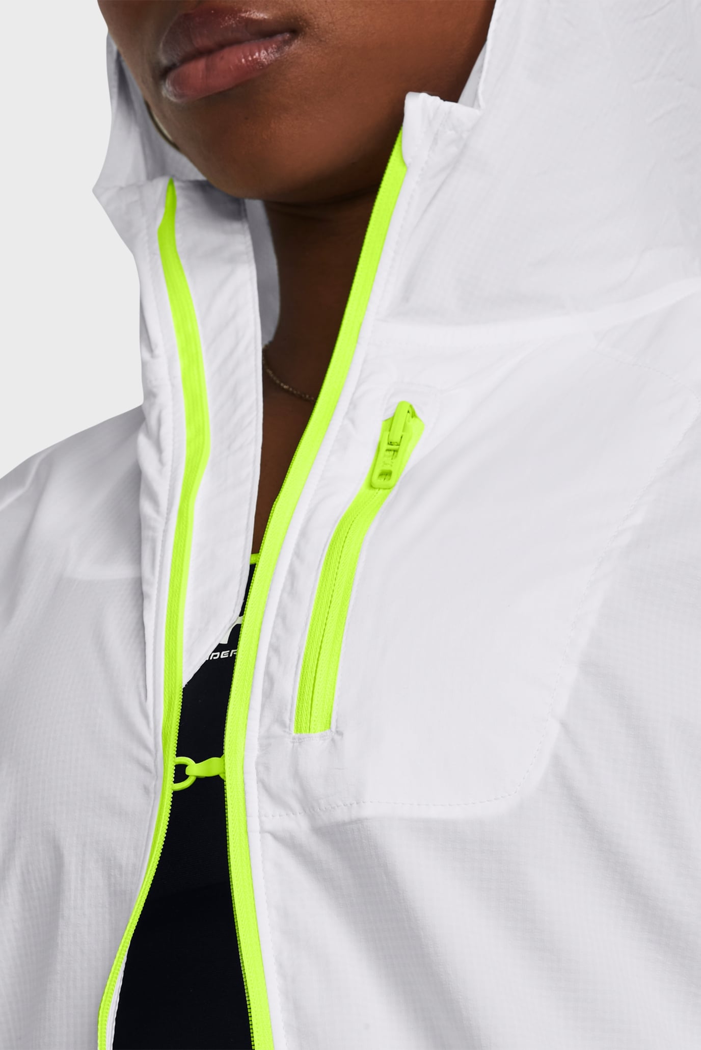 Женская белая ветровка LAUNCH LIGHTWEIGHT JKT 2