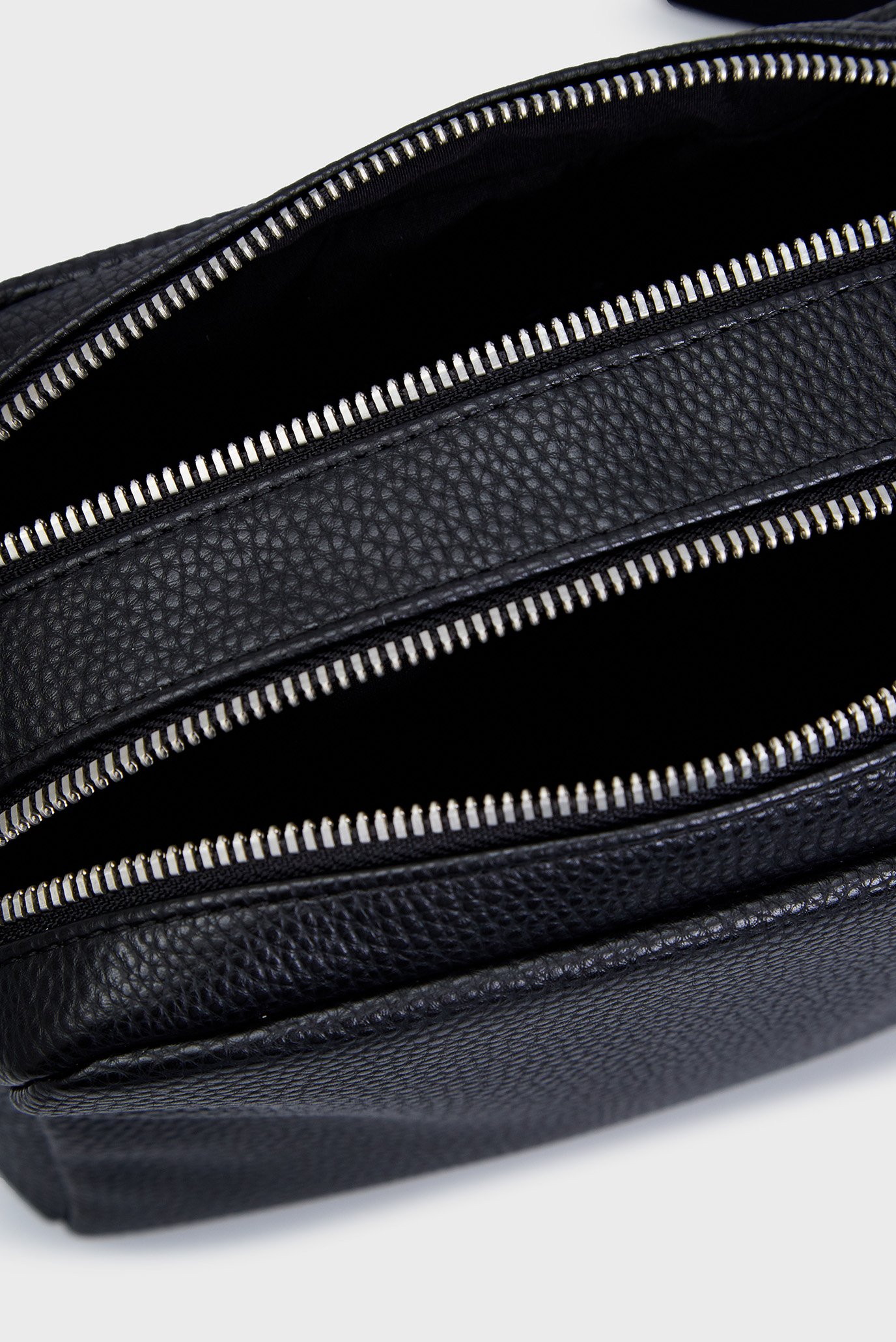 Женская черная сумка ULTRALIGHT DBLZIP CAMERABAG21 PU 2