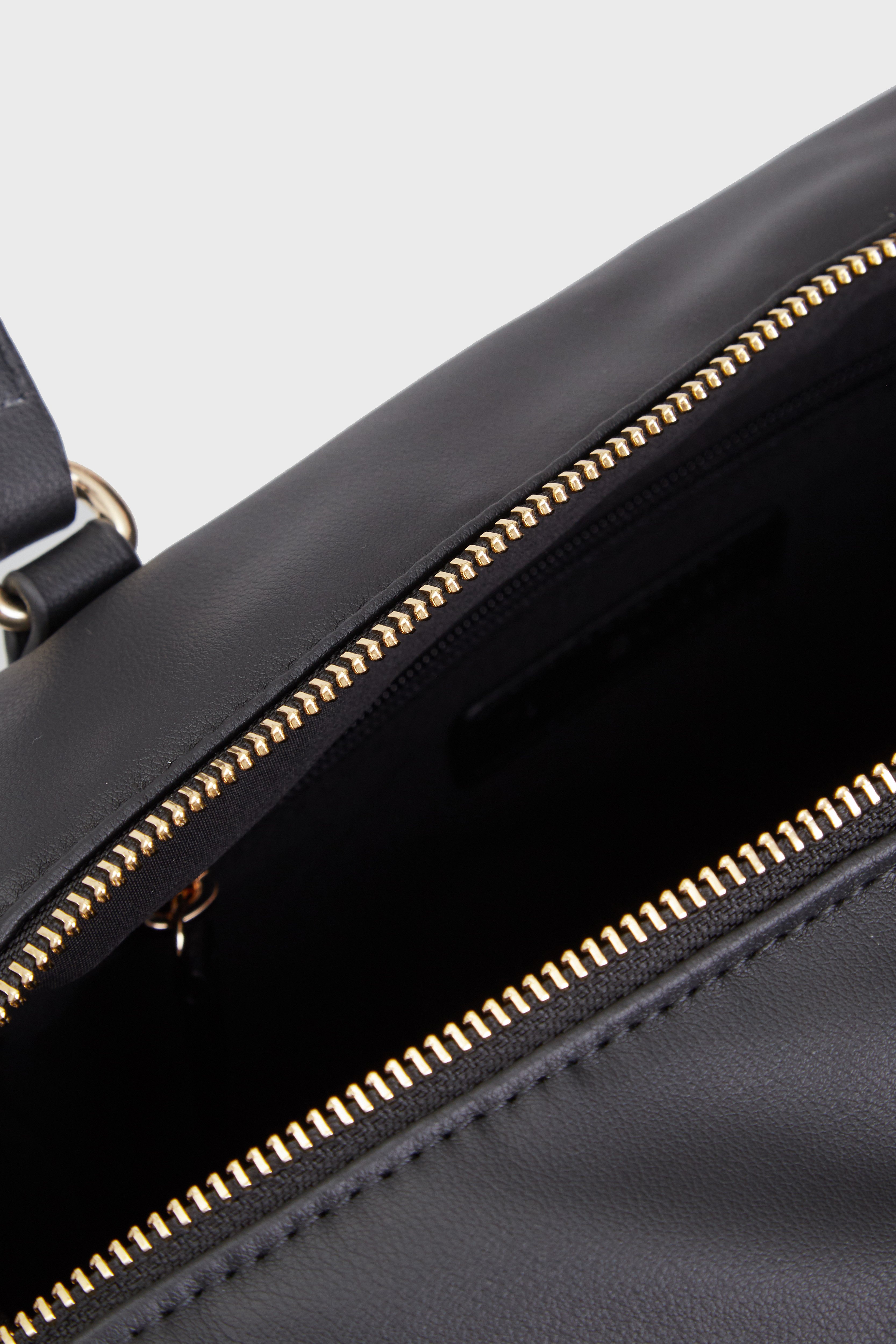 Женская черная сумка POPPY REFORM TOTE 6